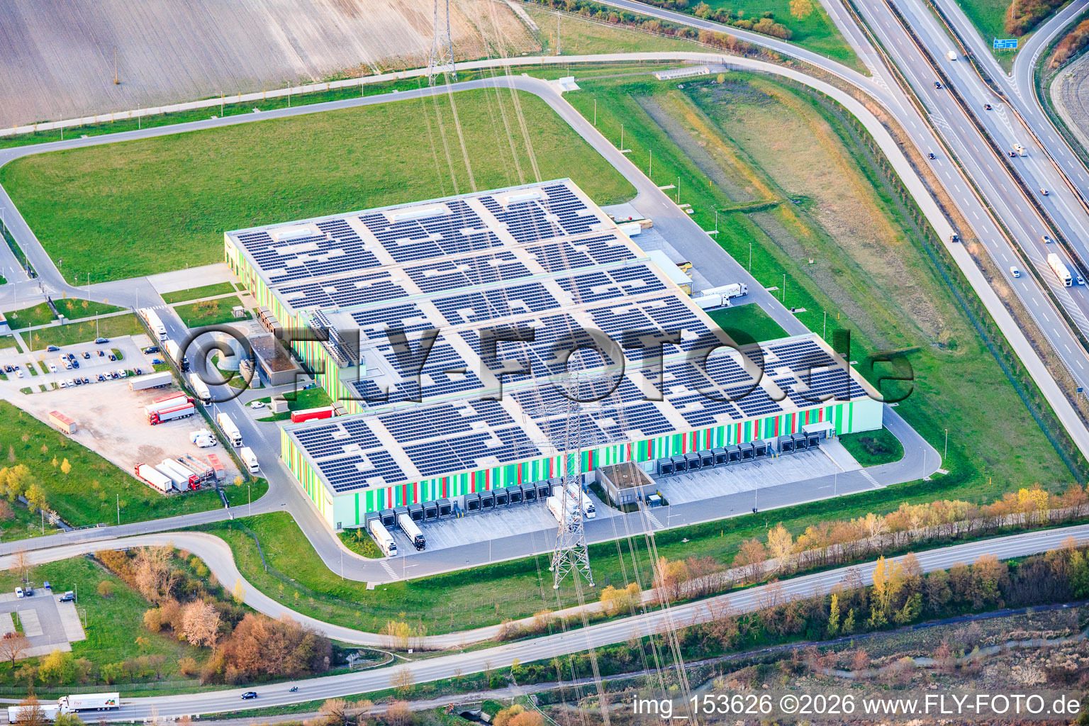 Nouveaux halls du Pfalzmarkt pour les fruits et légumes eG à Mutterstadt dans le département Rhénanie-Palatinat, Allemagne