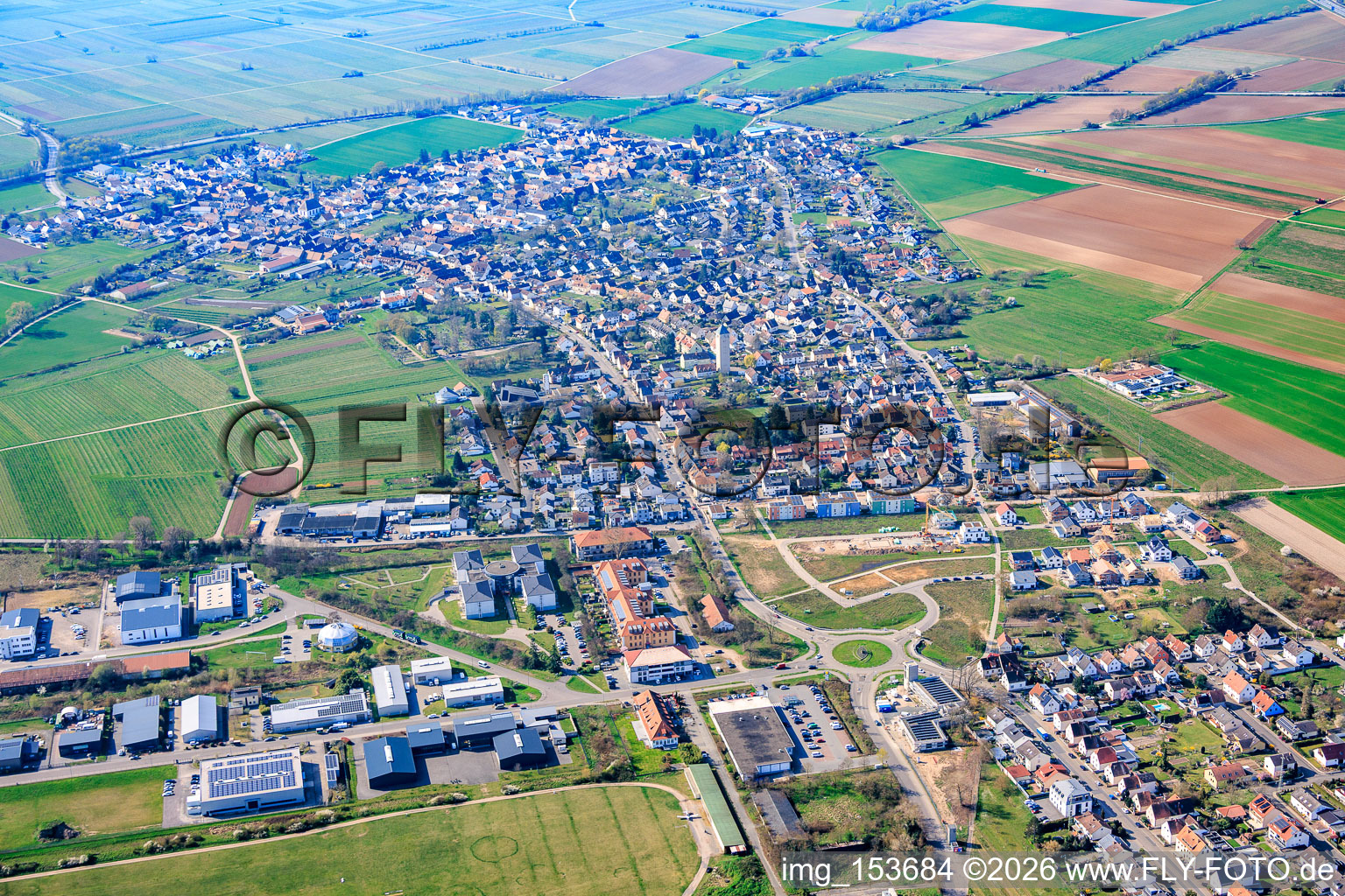 Du nord-est à le quartier Lachen in Neustadt an der Weinstraße dans le département Rhénanie-Palatinat, Allemagne
