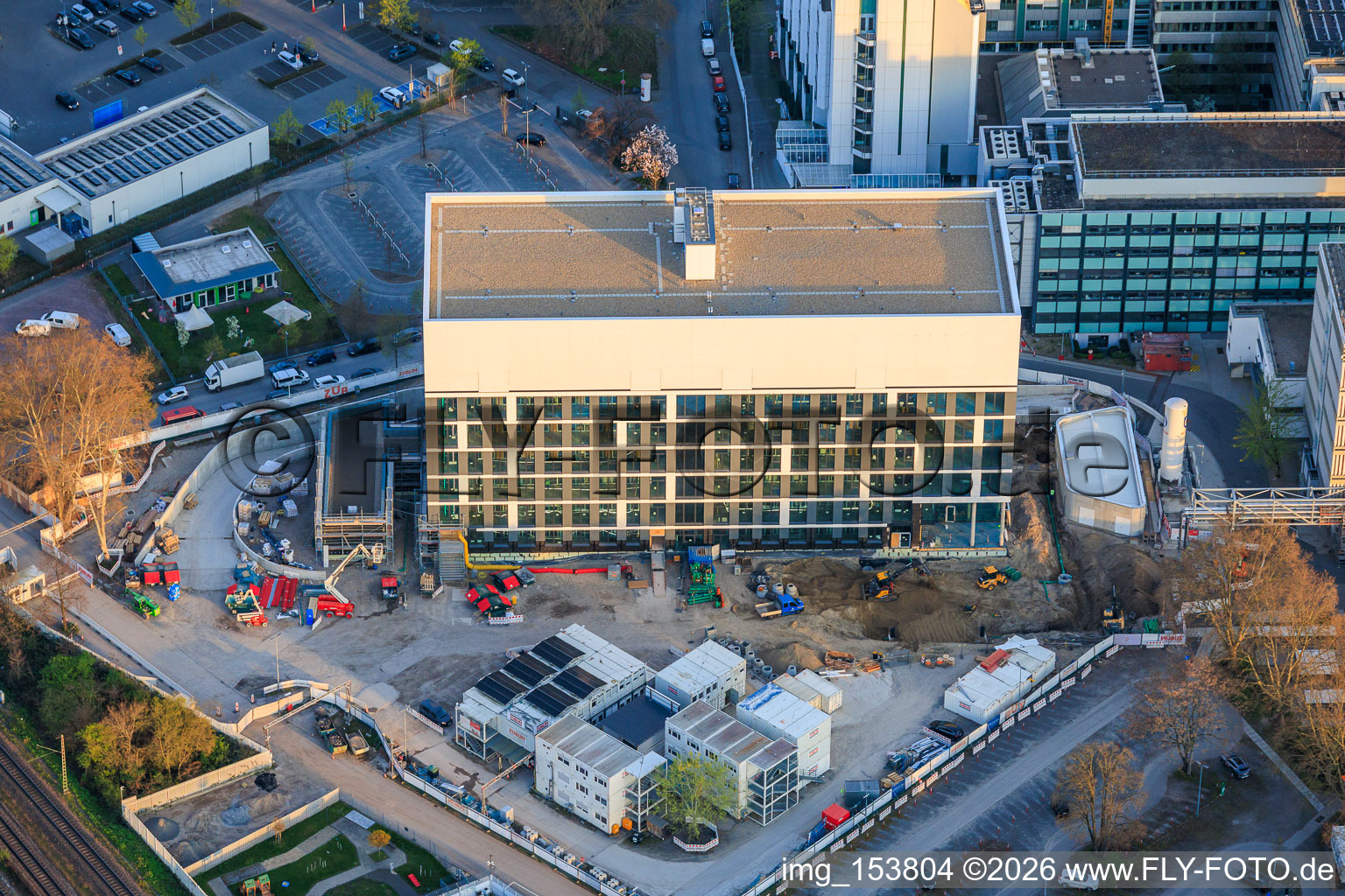 Le nouveau bâtiment de recherche et développement d'AbbVie Allemagne, « LUnA », situé à Knollstr. à le quartier Süd in Ludwigshafen am Rhein dans le département Rhénanie-Palatinat, Allemagne