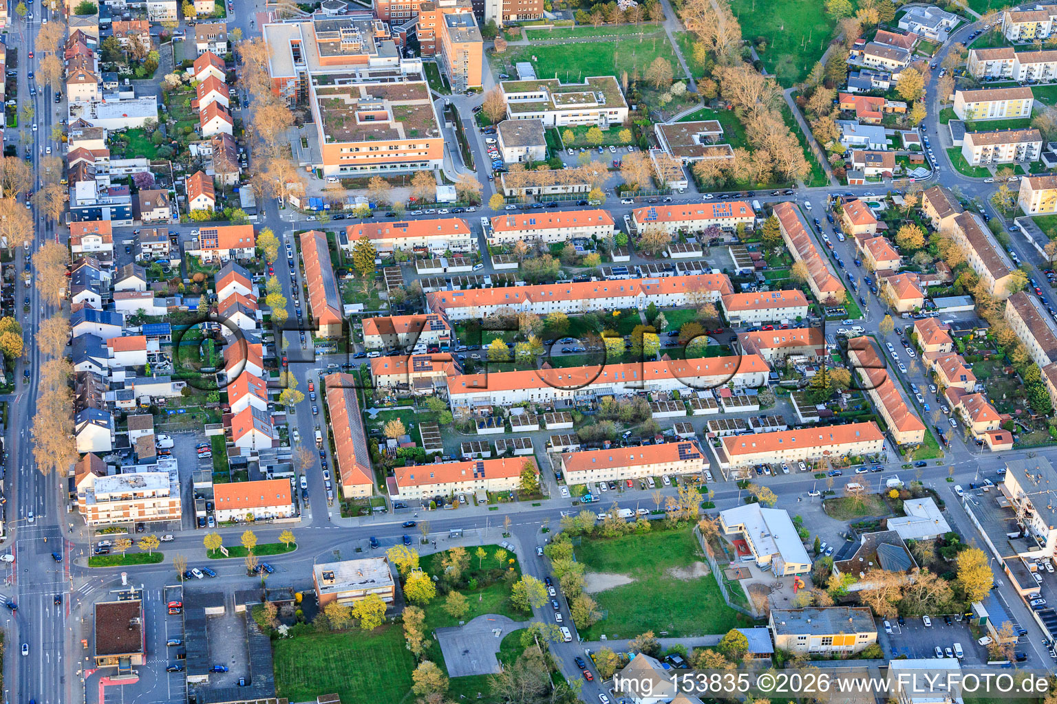 Complexe résidentiel situé dans la Grazerstrasse à le quartier Gartenstadt in Ludwigshafen am Rhein dans le département Rhénanie-Palatinat, Allemagne