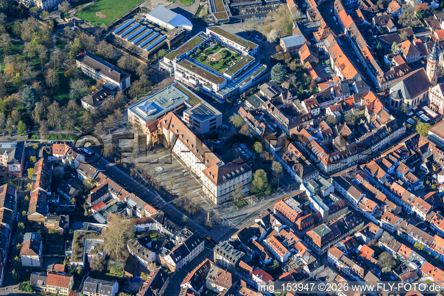 Karlsburg (Carlsburg) et Scheck-in-Center Durlach à la Weiherhofhalle à le quartier Durlach in Karlsruhe dans le département Bade-Wurtemberg, Allemagne