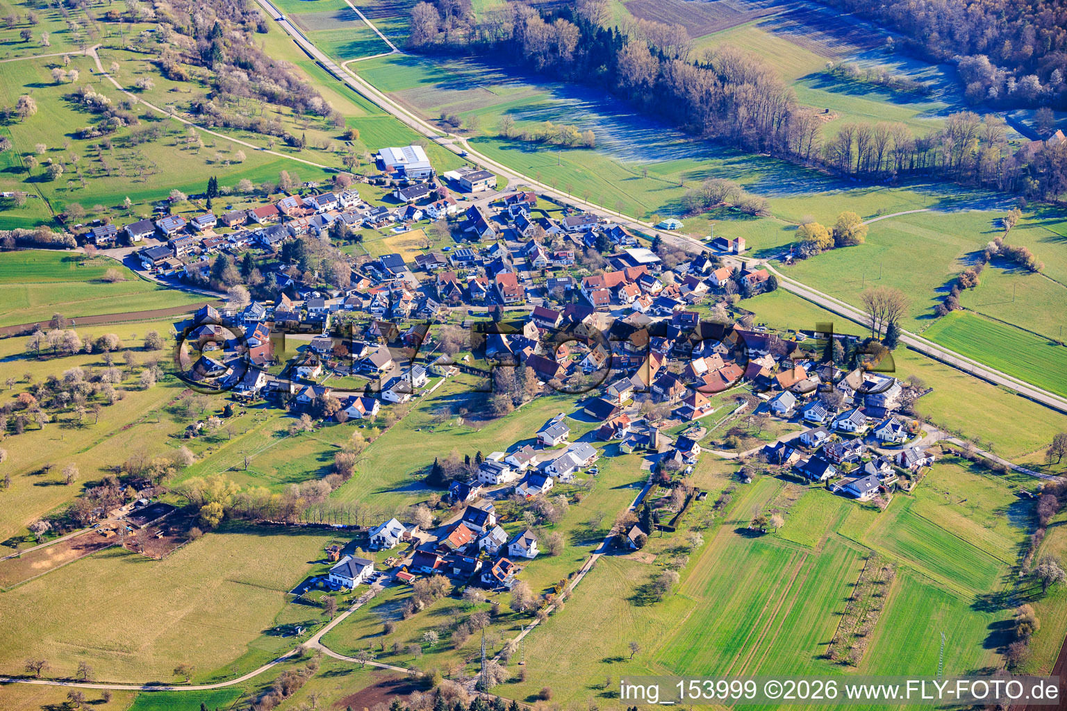 Du sud-ouest à le quartier Dietenhausen in Keltern dans le département Bade-Wurtemberg, Allemagne