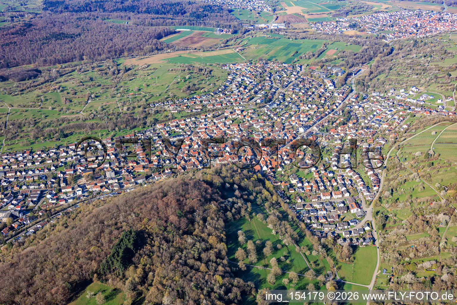 Aperçu des lieux depuis l'est à le quartier Dietlingen in Keltern dans le département Bade-Wurtemberg, Allemagne