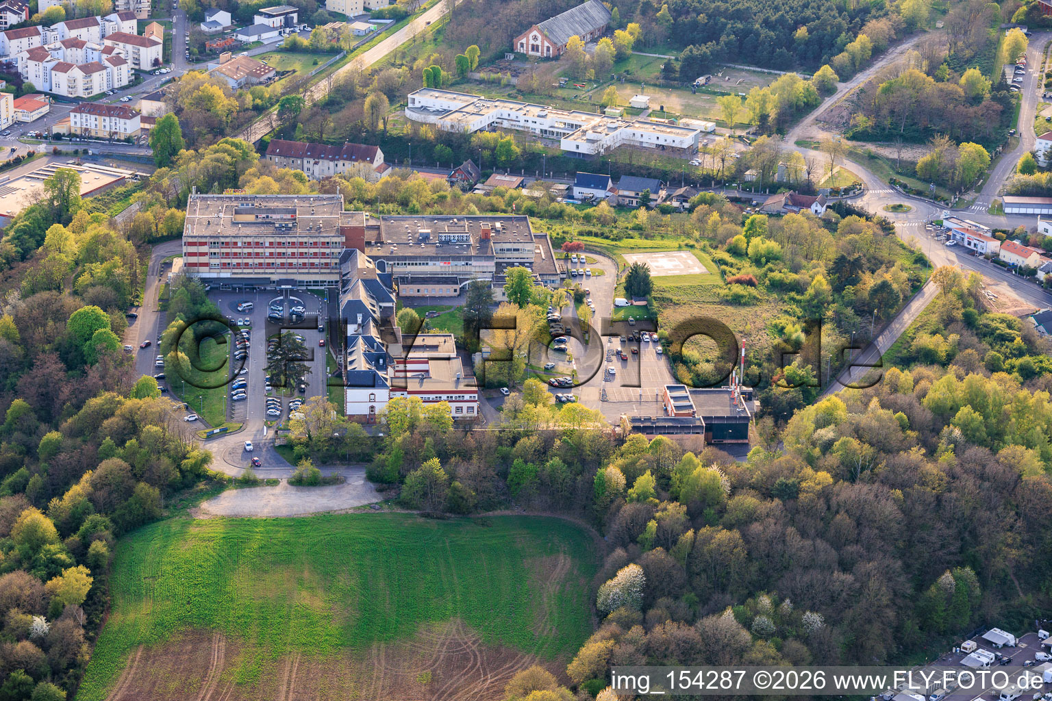 Hôpital De Saint-Avold à le quartier Zone Industrielle-Hollerloch-Gros Hêtre in Saint-Avold dans le département Moselle, France