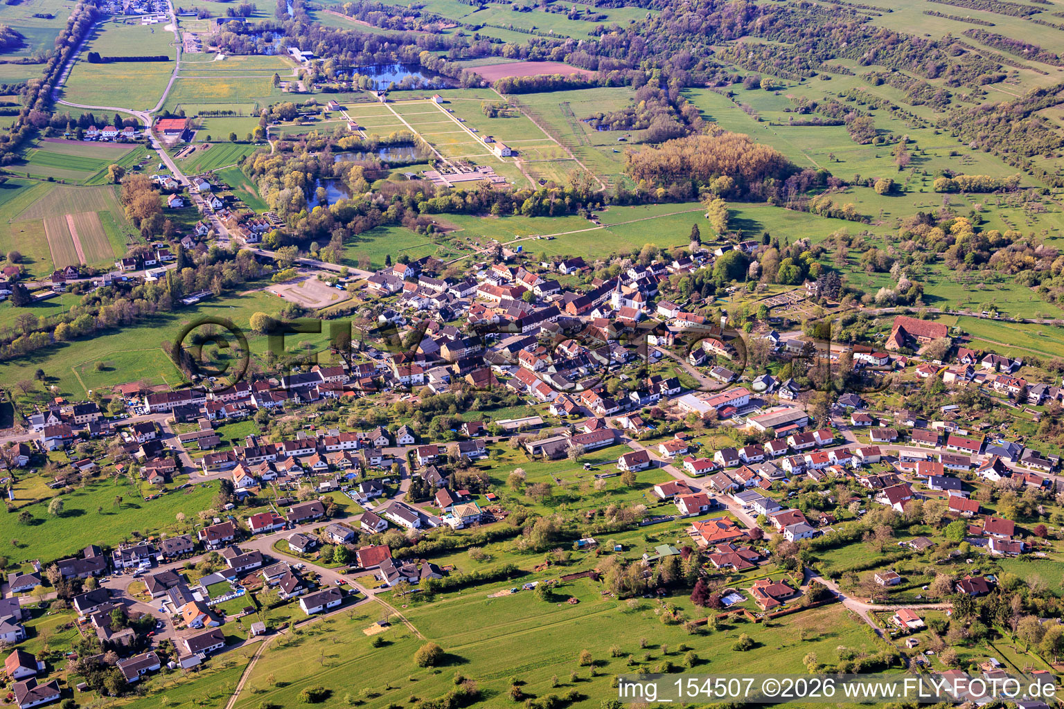 Du nord-est à le quartier Reinheim in Gersheim dans le département Sarre, Allemagne