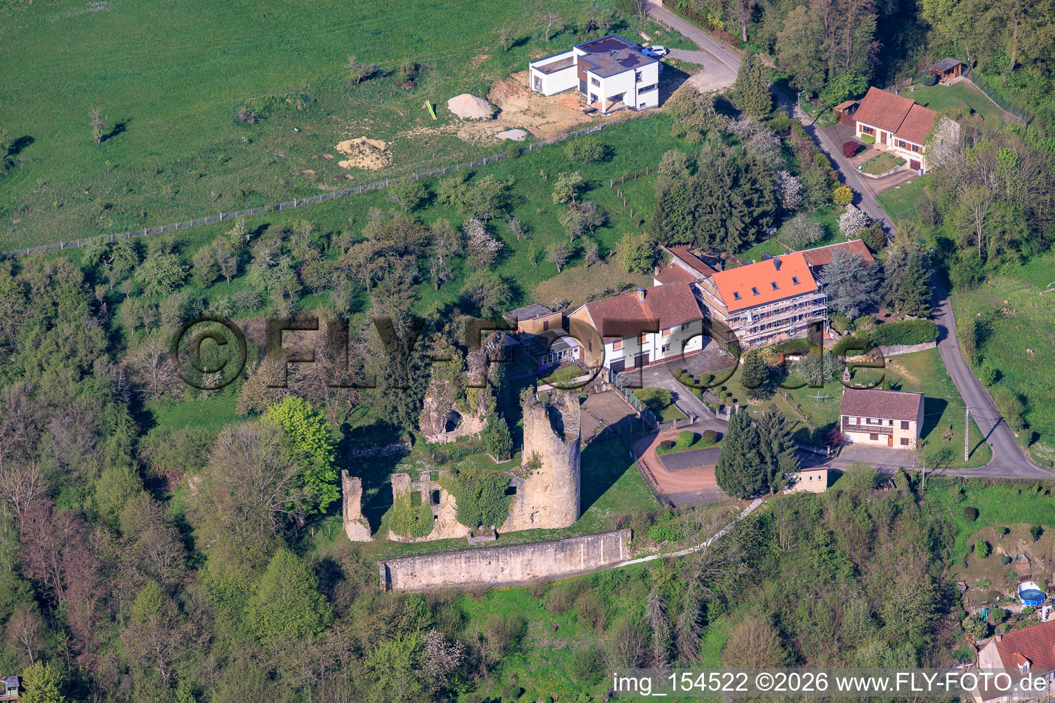 Château de Frauenberg au dessus de la Blies à Frauenberg dans le département Moselle, France
