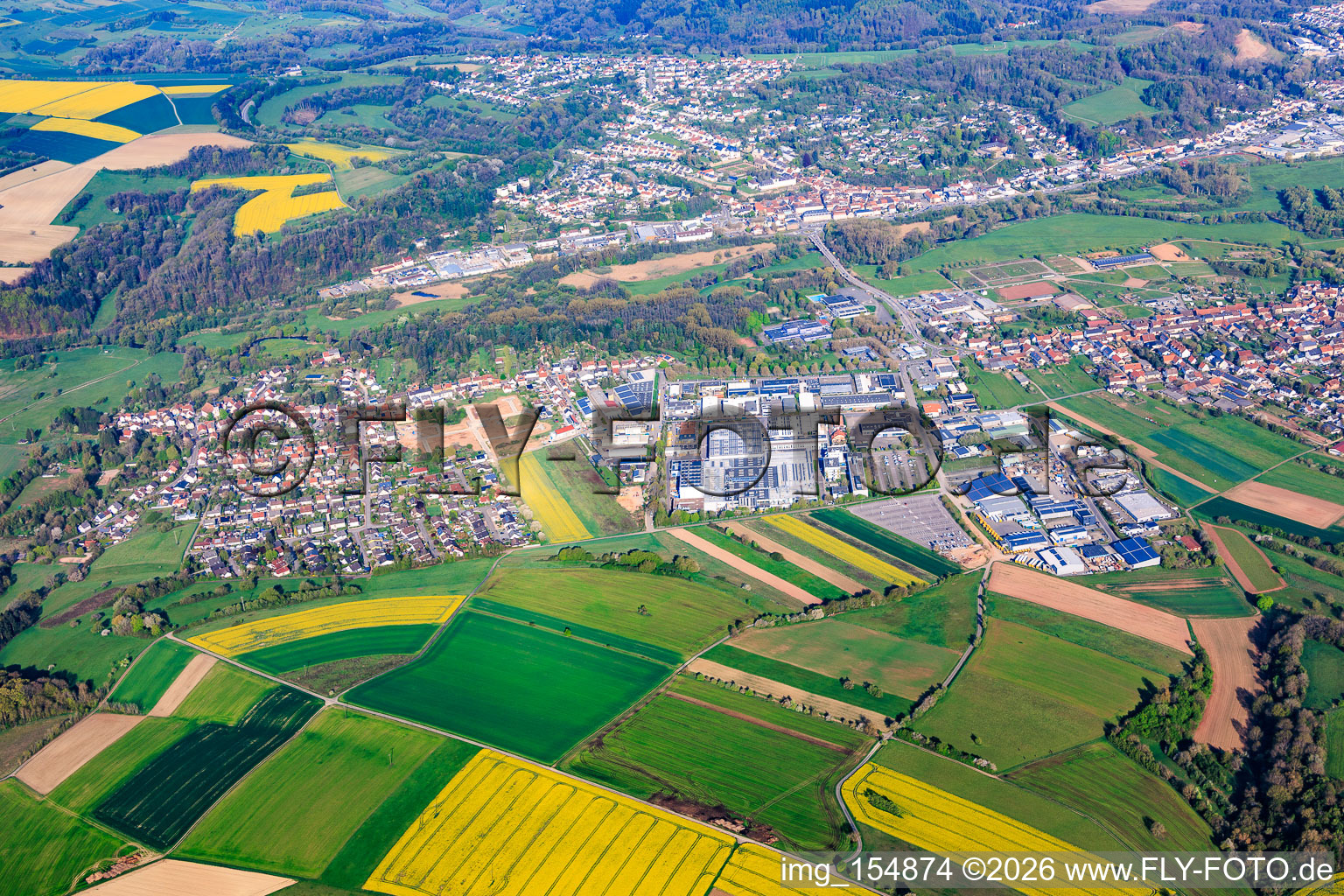 Parc industriel de Gunterstal, Langenfeld avec Hager Electro GmbH & Co. KG et centre de contrôle technique KÜS, bureau d'études de Grothe à le quartier Webenheim in Blieskastel dans le département Sarre, Allemagne