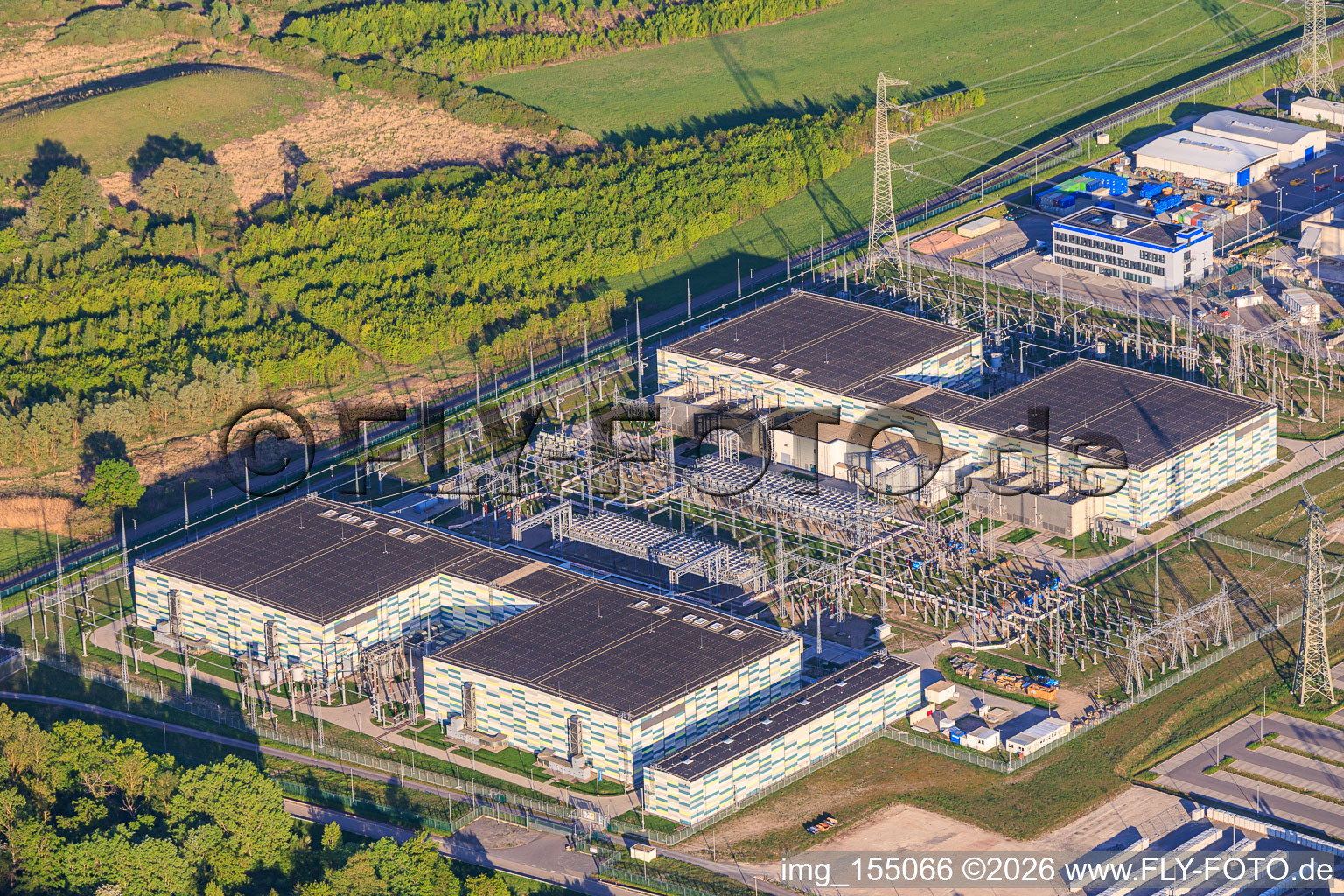 Poste de transformation à courant continu de TransnetBW GmbH à Philippsburg dans le département Bade-Wurtemberg, Allemagne