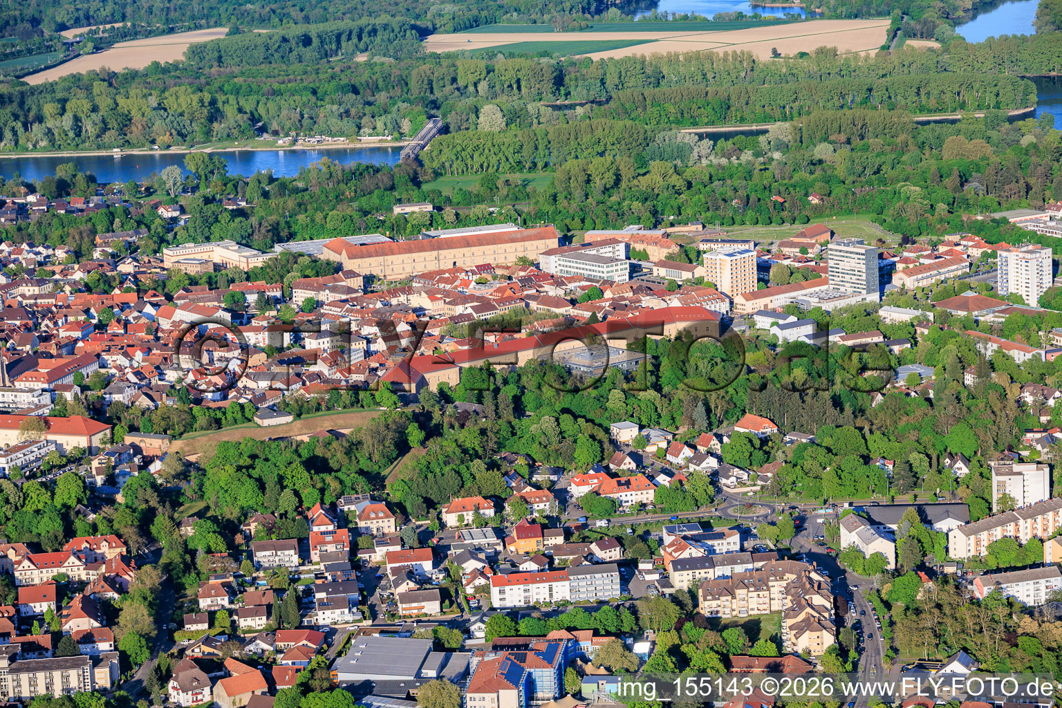 La vieille ville de Germersheim vue de l'ouest à Germersheim dans le département Rhénanie-Palatinat, Allemagne