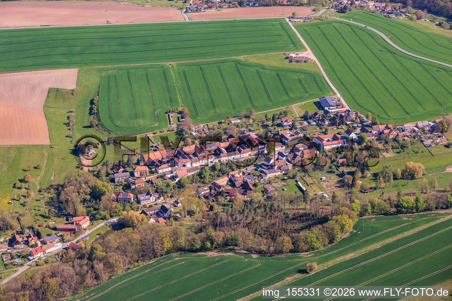 Du sud à le quartier Gröben in Schlöben dans le département Thuringe, Allemagne