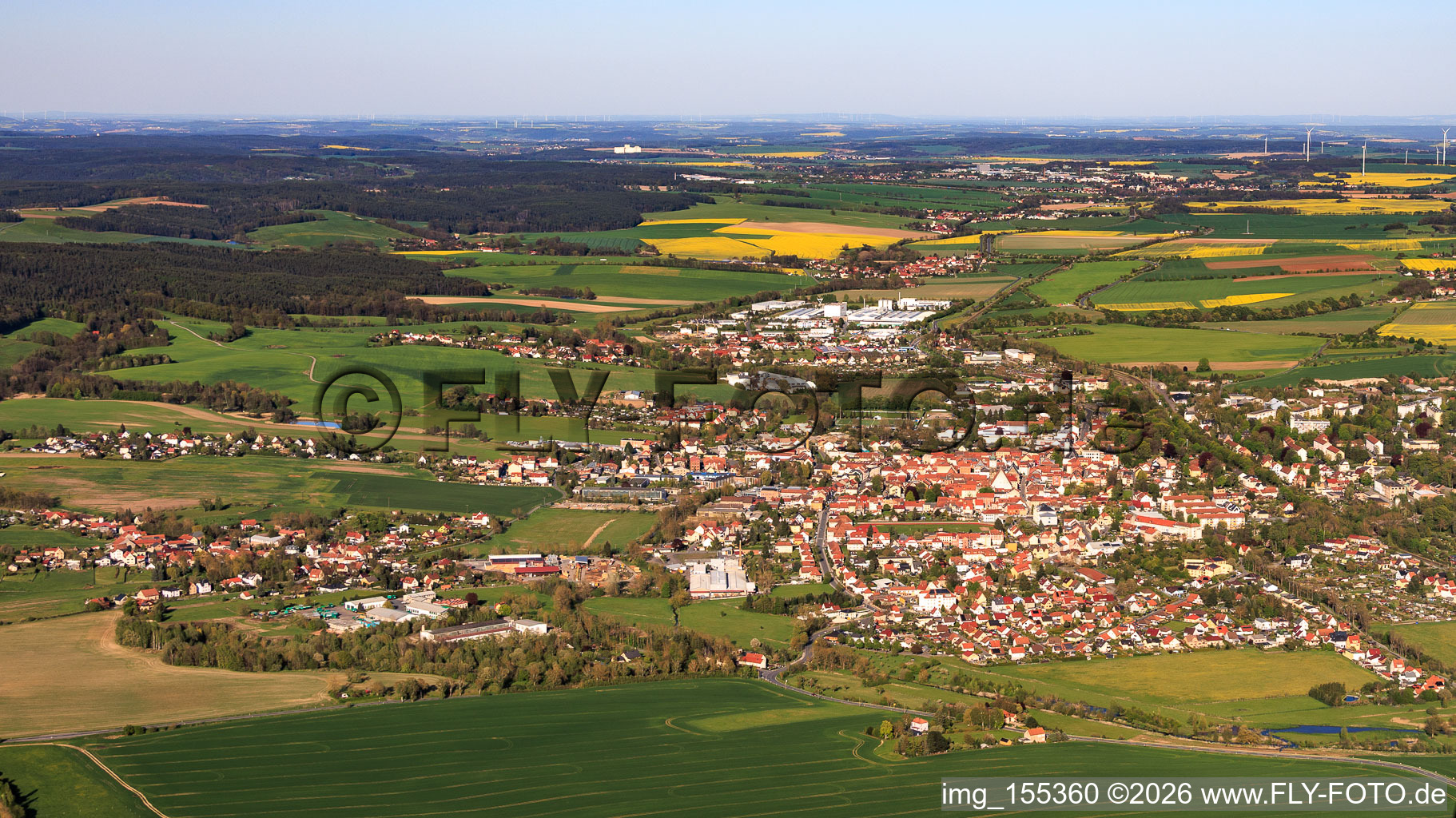 Vue de la ville depuis l'ouest à Neustadt an der Orla dans le département Thuringe, Allemagne