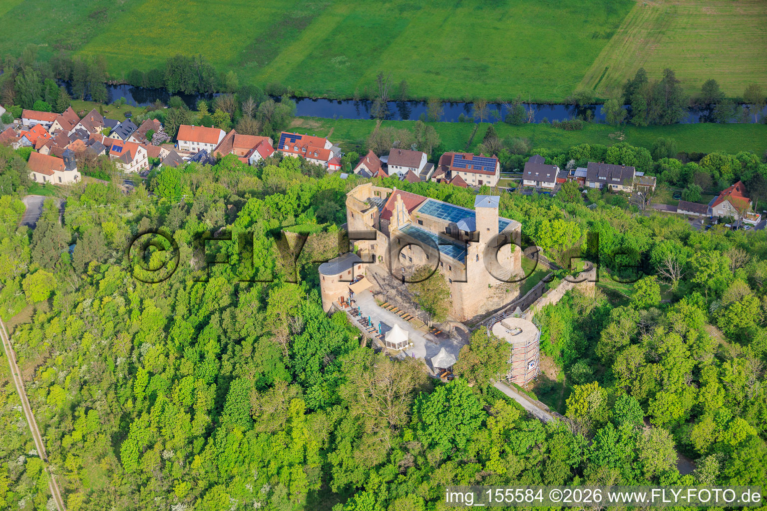 Château de Trimburg vu du sud-est à le quartier Trimberg in Elfershausen dans le département Bavière, Allemagne