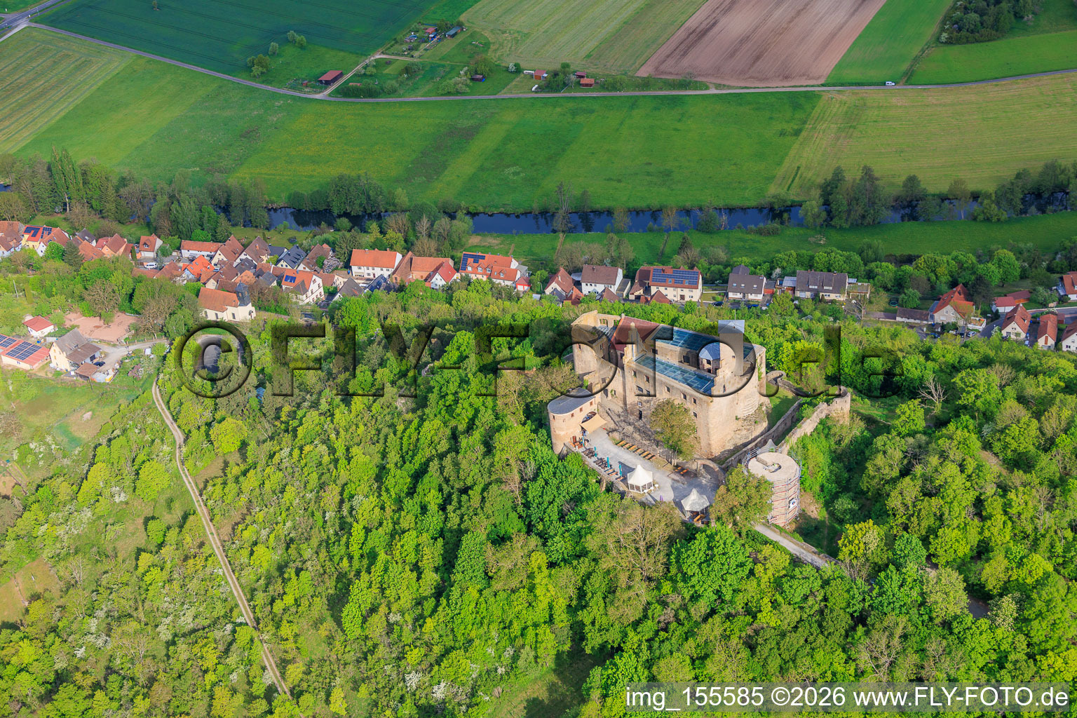 Château de Trimburg vu du sud-est à le quartier Trimberg in Elfershausen dans le département Bavière, Allemagne