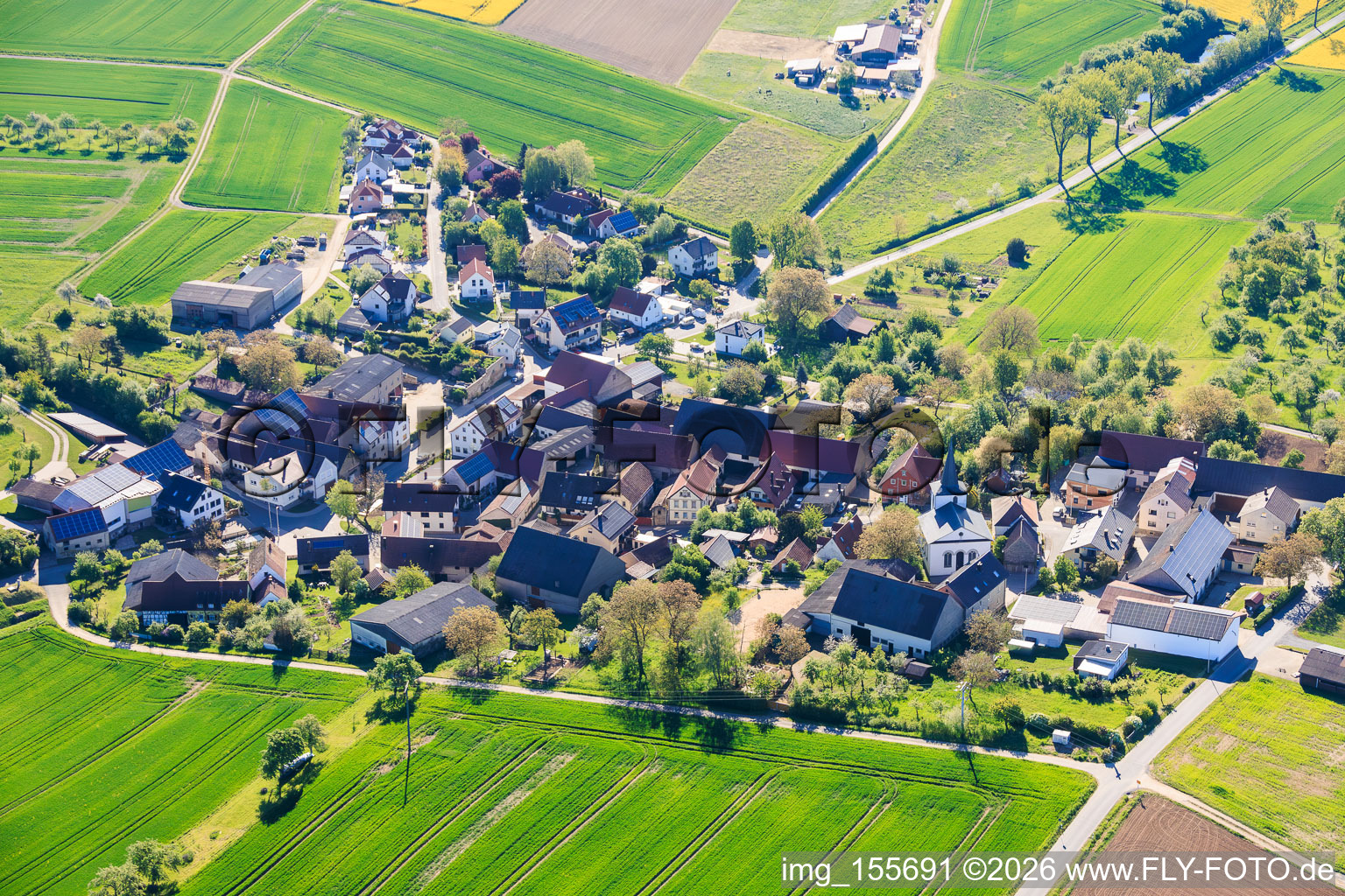 De l'ouest à le quartier Greßhausen in Gädheim dans le département Bavière, Allemagne