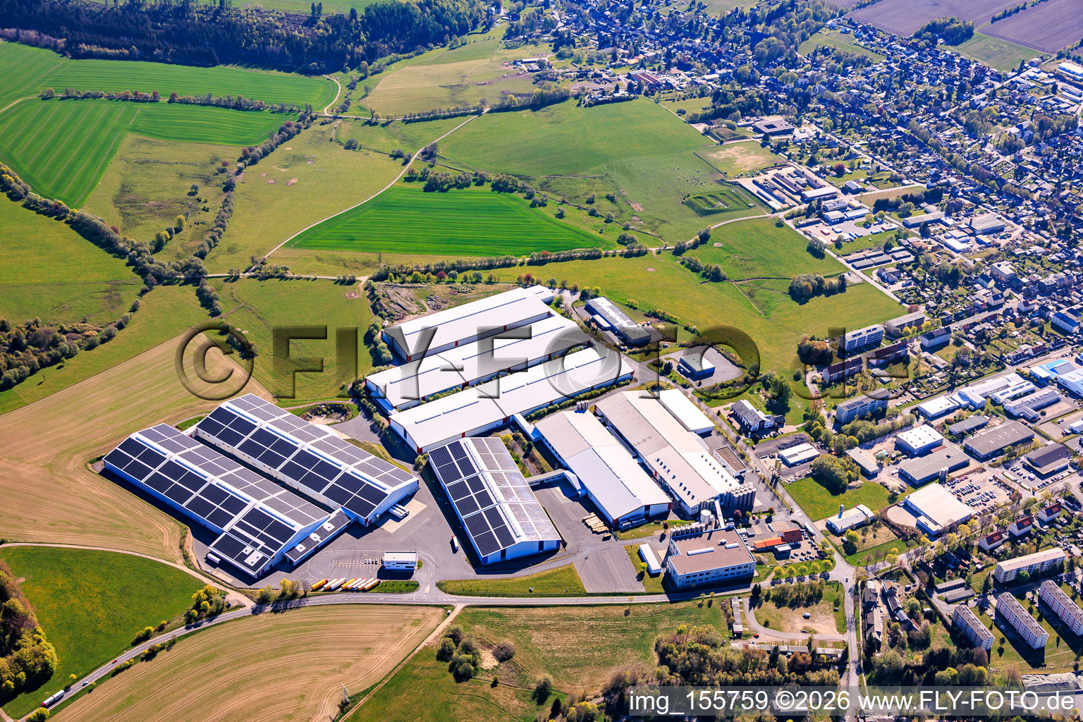 Manutention des camions Wiegand-Glas und PET-Verpackungen GmbH Allemagne à Verwaltungsgemeinschaft Großbreitenbach dans le département Thuringe, Allemagne