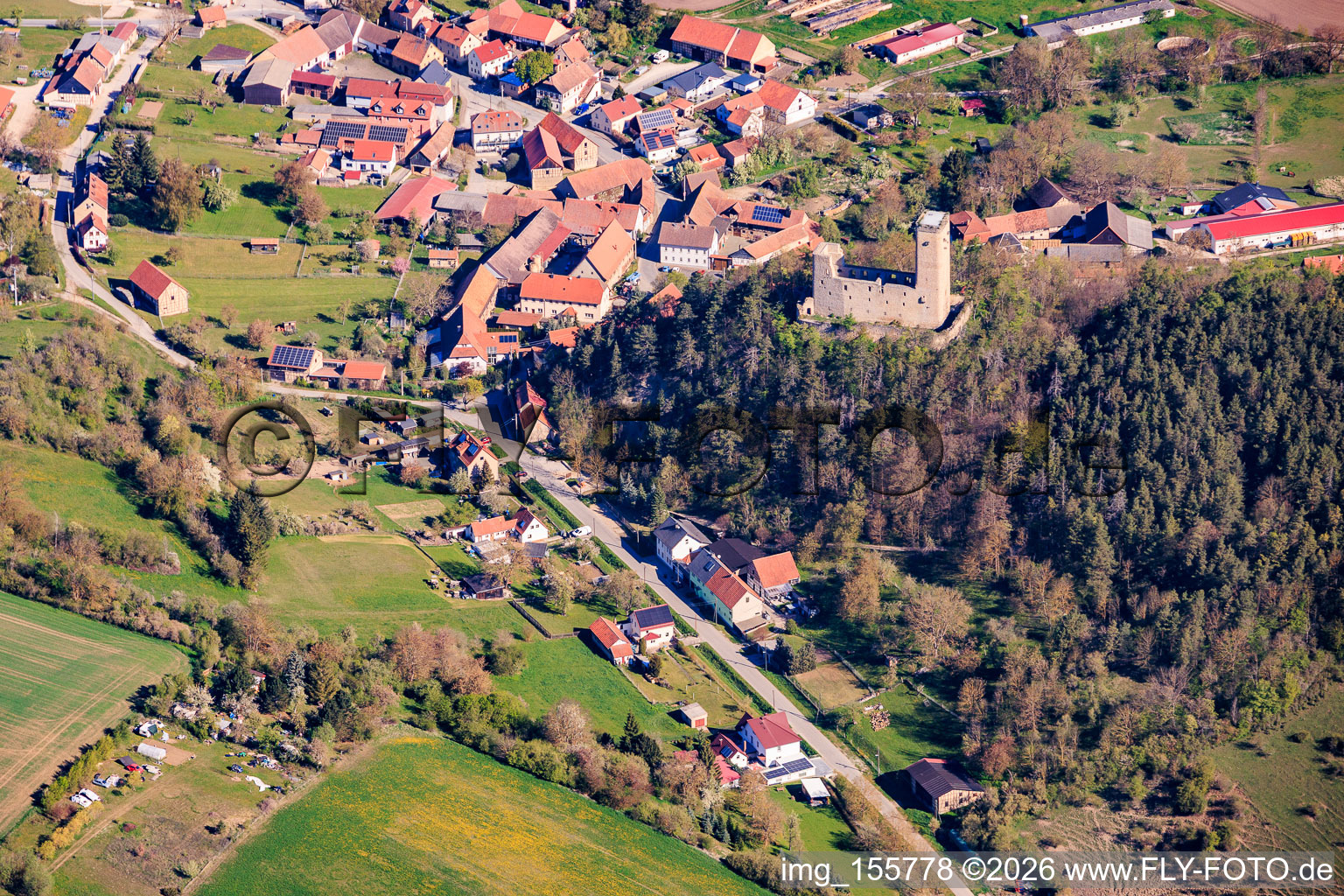 Ruines du château Ehrenstein à le quartier Ehrenstein in Stadtilm dans le département Thuringe, Allemagne