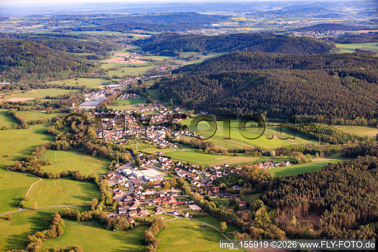 Du nord à le quartier Hassenberg in Sonnefeld dans le département Bavière, Allemagne