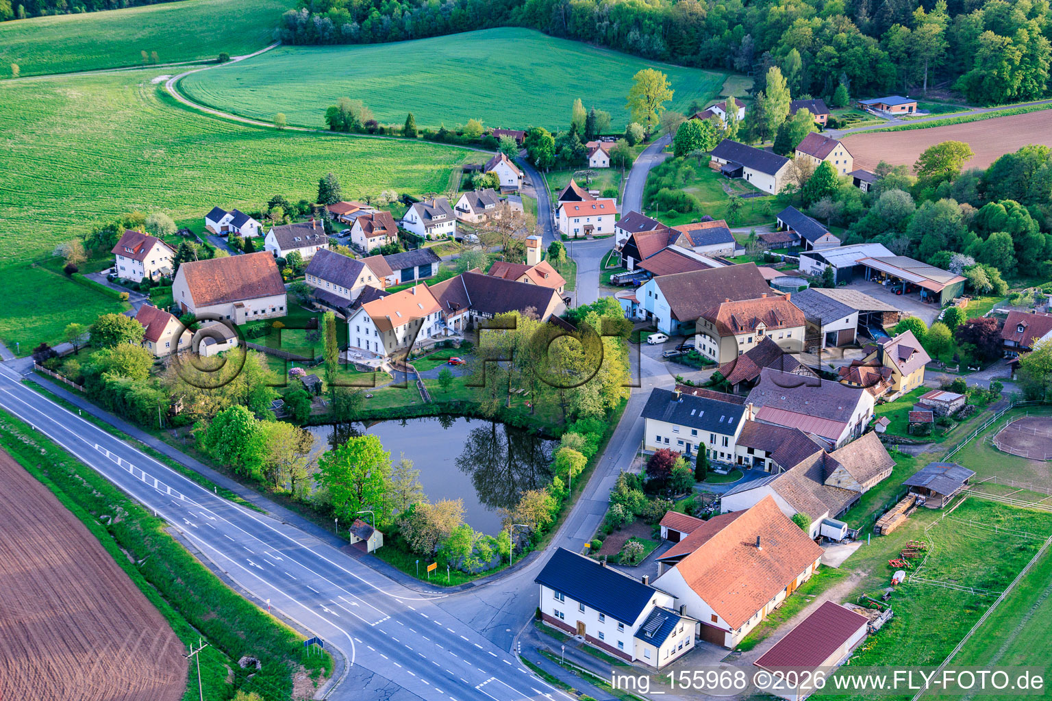 De l'est à le quartier Sendelbach in Rentweinsdorf dans le département Bavière, Allemagne