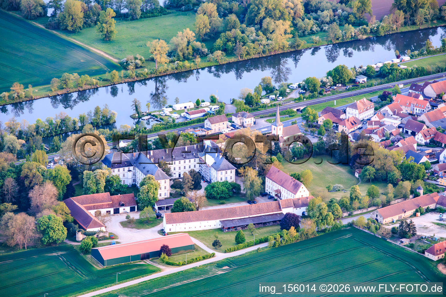 Château (ancienne abbaye) Theres du nord à le quartier Obertheres in Theres dans le département Bavière, Allemagne
