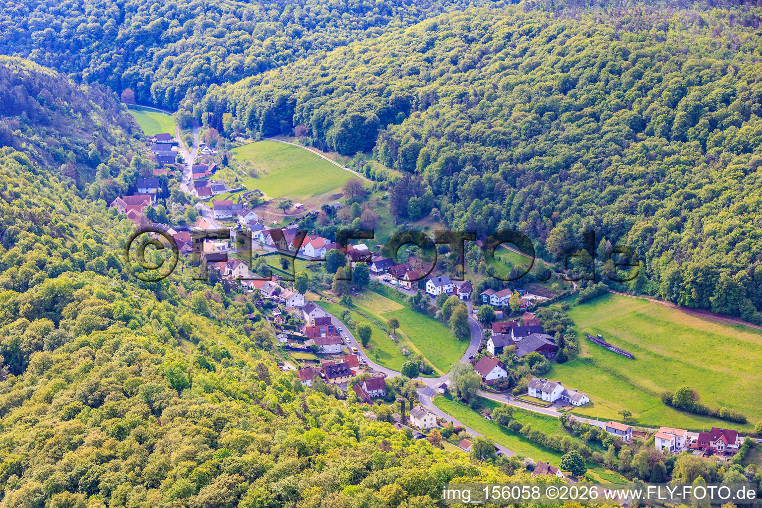 Du nord-ouest à le quartier Engenthal in Elfershausen dans le département Bavière, Allemagne