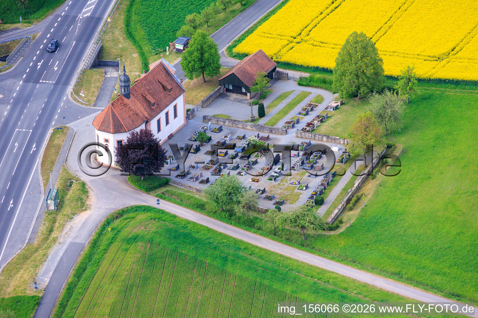 Sainte-Croix (Chapelle de la Croix) sur la B287 à le quartier Machtilshausen in Elfershausen dans le département Bavière, Allemagne