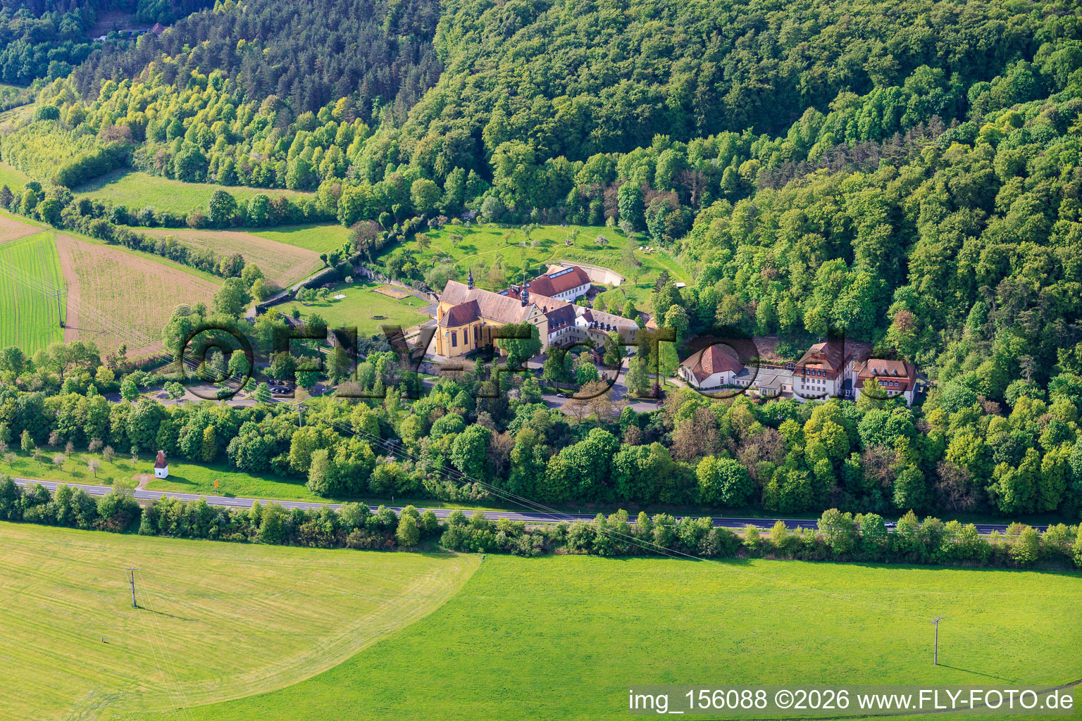 Académie de musique bavaroise Hammelburg et ancienne église du monastère, vieille ville à Hammelburg dans le département Bavière, Allemagne