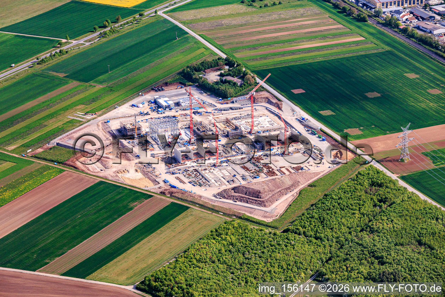 Chantier de construction de la station de conversion HVDC Südlink DC4B - Bergrheinfeld à Bergrheinfeld dans le département Bavière, Allemagne