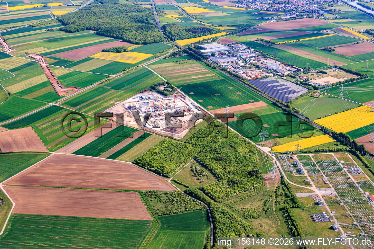 Chantier de construction de la station de conversion HVDC Südlink DC4B - Bergrheinfeld à Bergrheinfeld dans le département Bavière, Allemagne