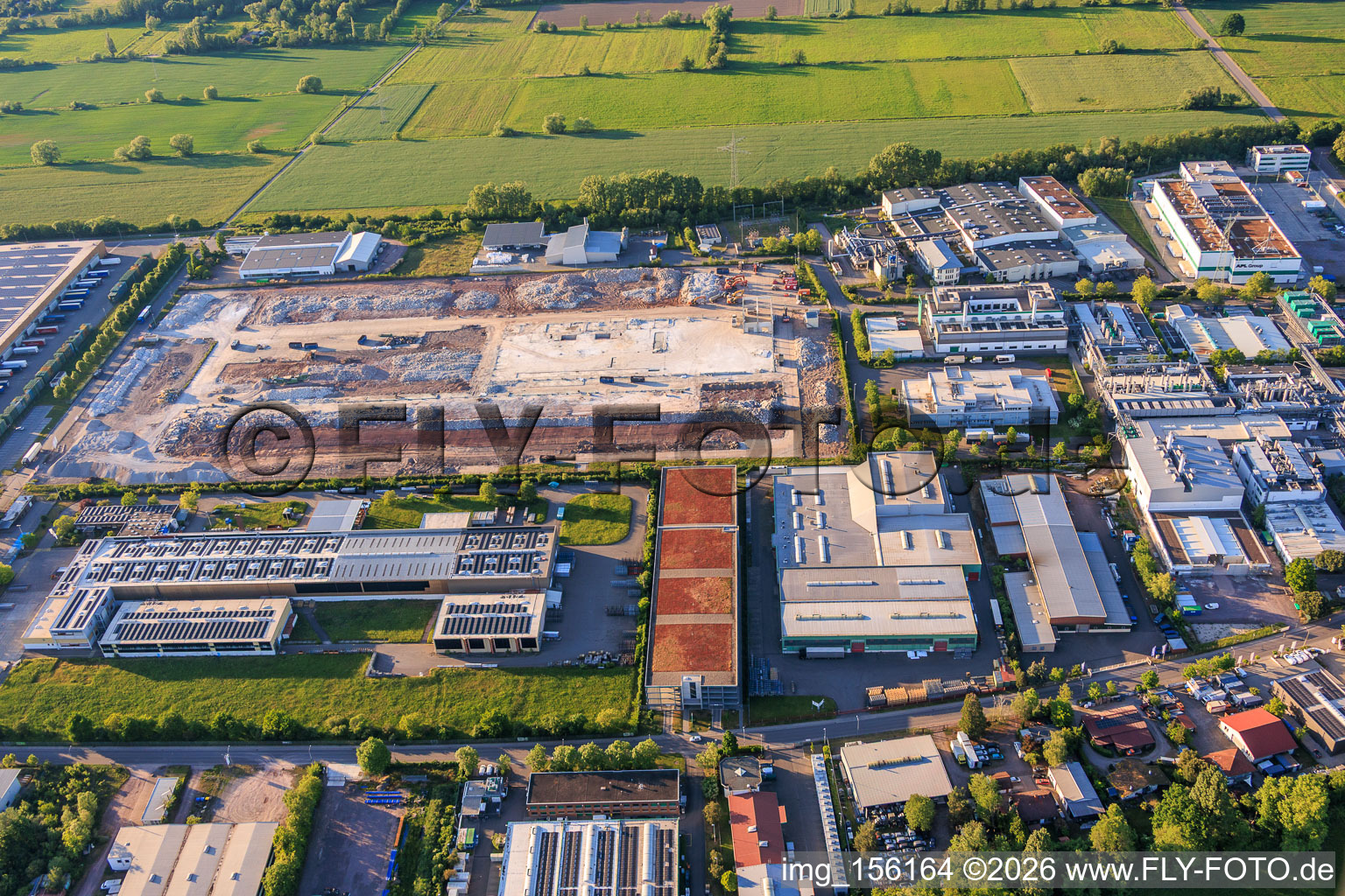 Zone industrielle de Landau Est avec le site de démolition de l'ancien site de Ronal GmbH (anciennement Alcan Aluminium-Presswerk Pfalz GmbH), fermé depuis 2005. à Landau in der Pfalz dans le département Rhénanie-Palatinat, Allemagne
