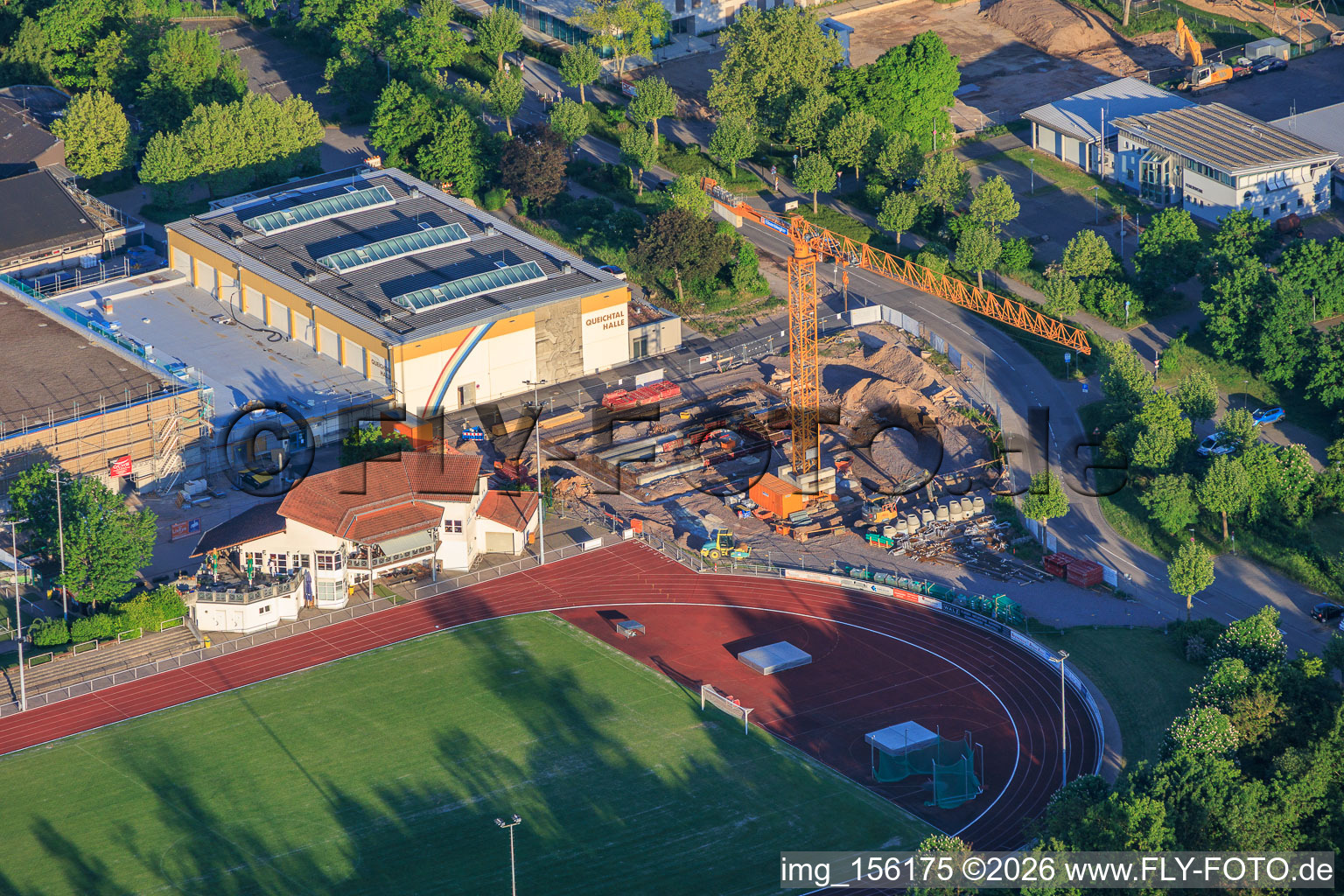 Stade et salle Queichtal ainsi que chantier de construction au Konrad-Lerch-Ring à Offenbach an der Queich dans le département Rhénanie-Palatinat, Allemagne