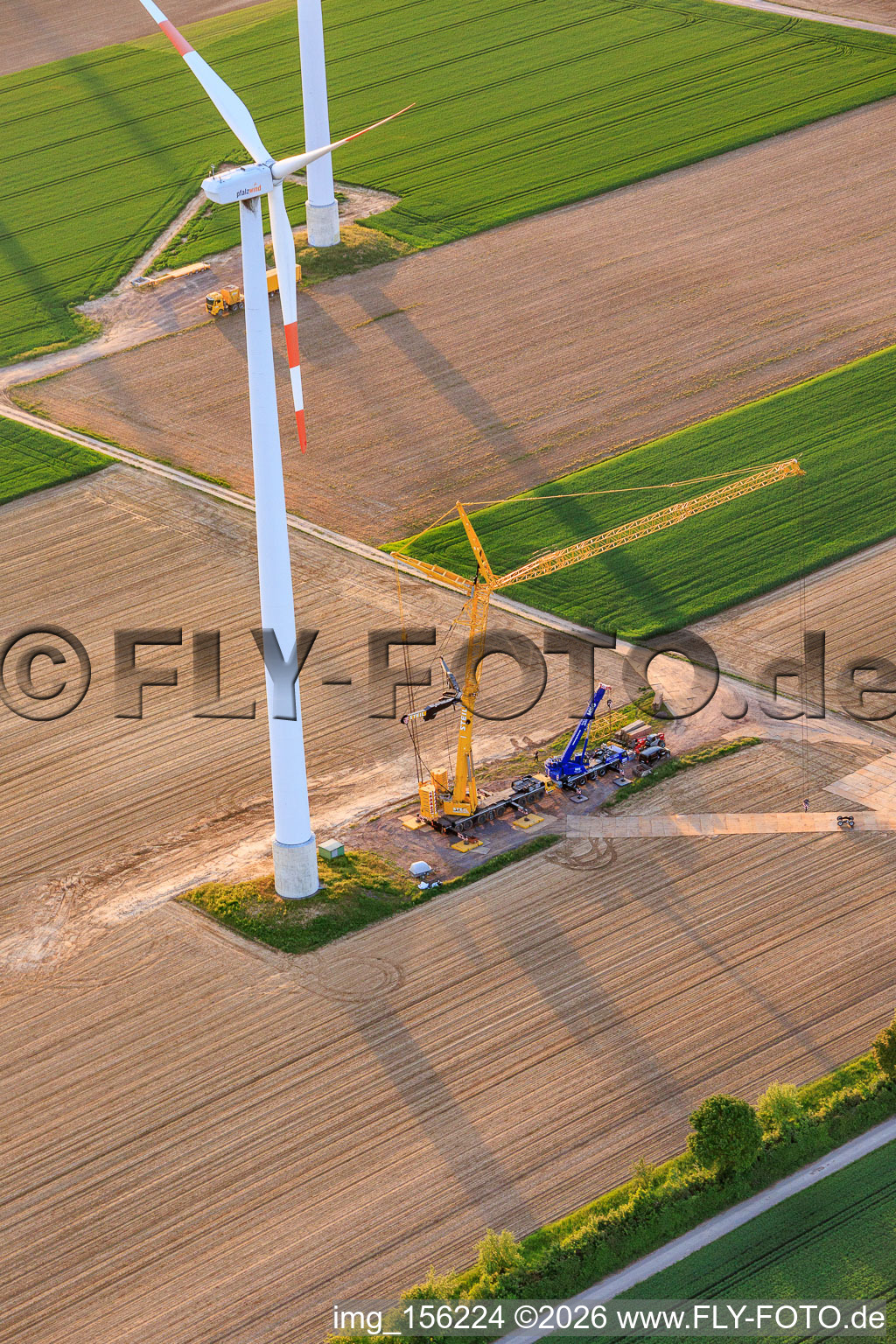 Chantier de démolition des éoliennes de 22 ans dans le cadre de la modernisation du parc éolien Minfeld. JUWI à Minfeld dans le département Rhénanie-Palatinat, Allemagne