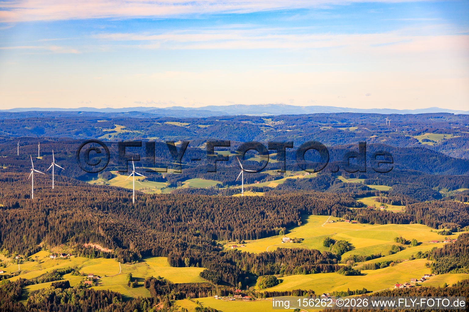 Parc éolien du nord-est à Schiltach dans le département Bade-Wurtemberg, Allemagne