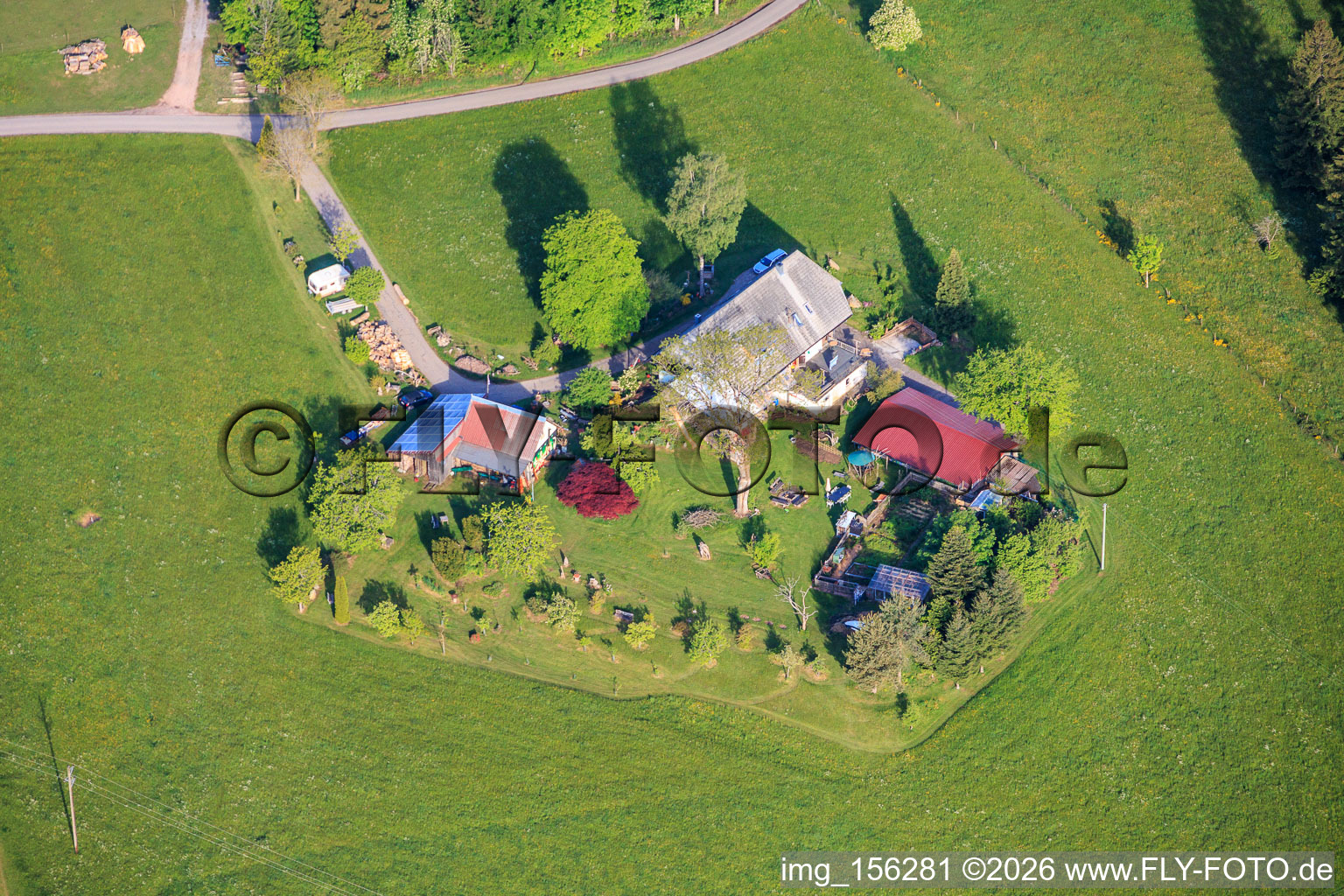Maison et jardin sur le Schanz à le quartier Kirnbach in Wolfach dans le département Bade-Wurtemberg, Allemagne