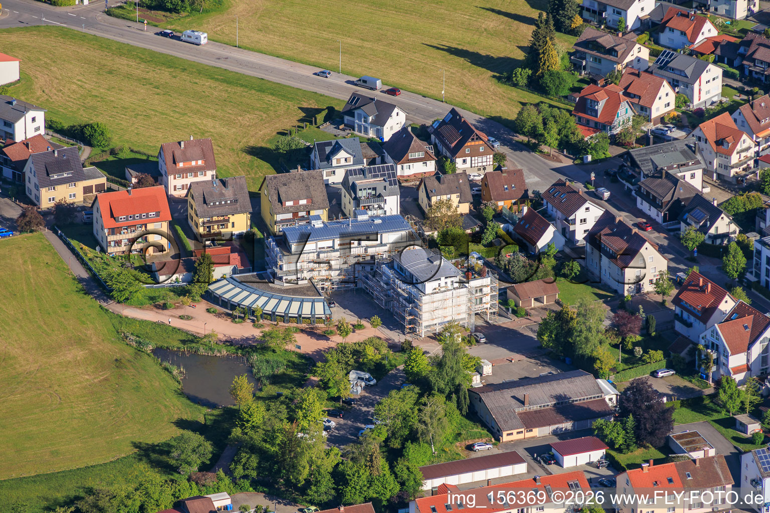 Restaurant Delle Rose et Agence régionale AXA Bösinger & Gröner OHG à le quartier Sulgen in Schramberg dans le département Bade-Wurtemberg, Allemagne