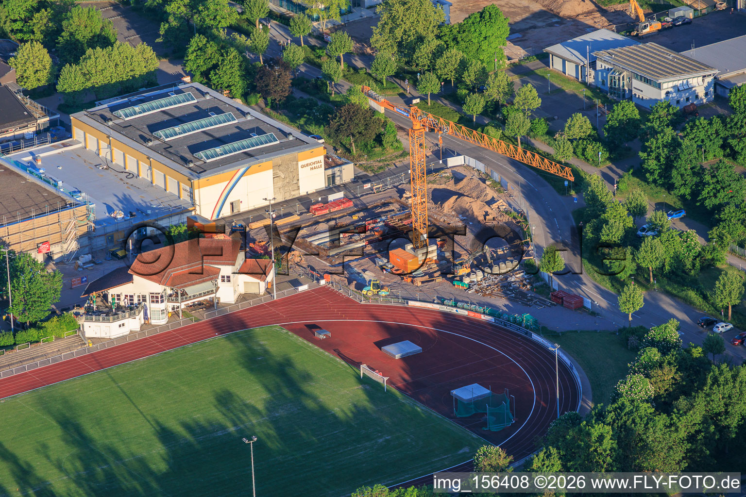 Stade et salle Queichtal ainsi que chantier de construction au Konrad-Lerch-Ring à Offenbach an der Queich dans le département Rhénanie-Palatinat, Allemagne