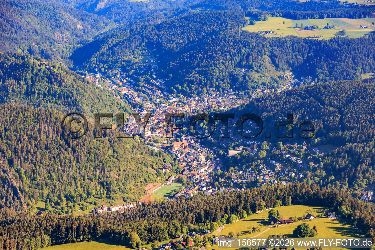 Vue de la ville depuis le sud à Schramberg dans le département Bade-Wurtemberg, Allemagne