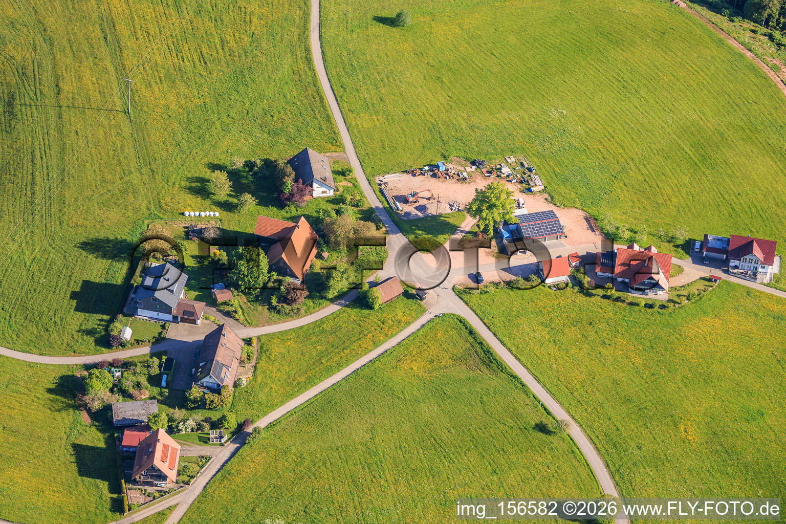 Le quartier de Tischneck avec l'entreprise de construction Martin Kopp à Schramberg dans le département Bade-Wurtemberg, Allemagne