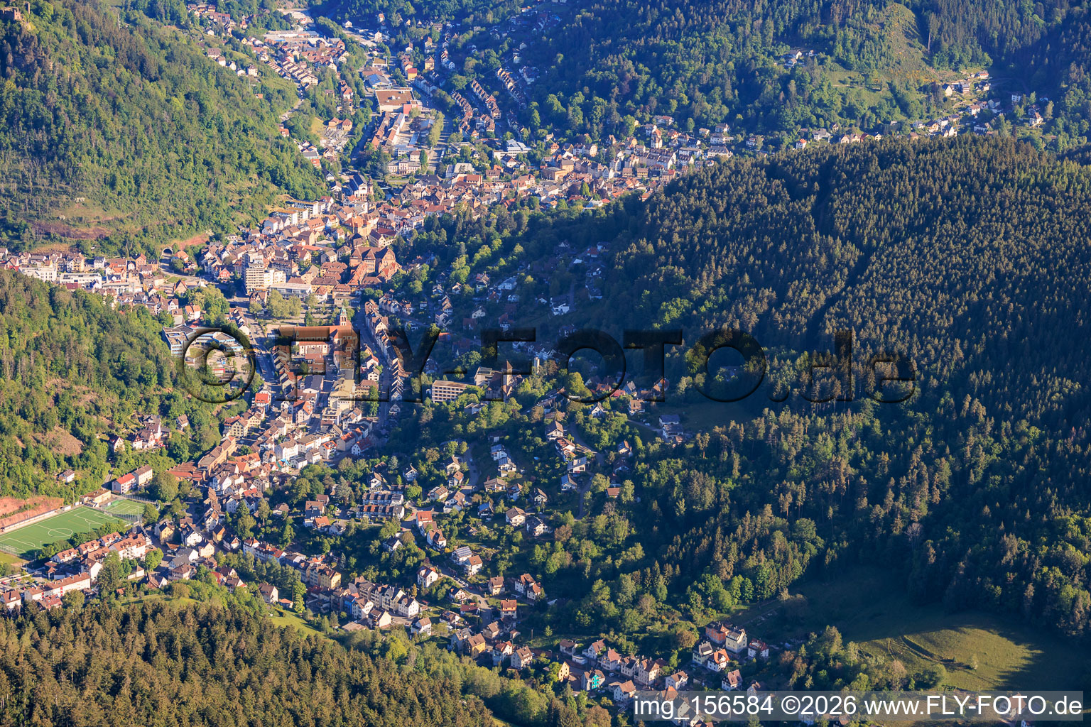 Vue de la ville depuis le sud à Schramberg dans le département Bade-Wurtemberg, Allemagne