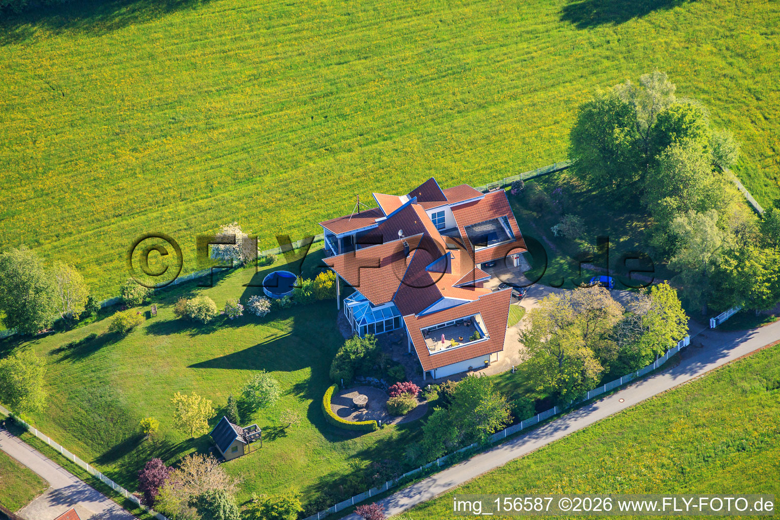 Villa moderne dans le quartier de Hutneck à le quartier Sulgen in Schramberg dans le département Bade-Wurtemberg, Allemagne
