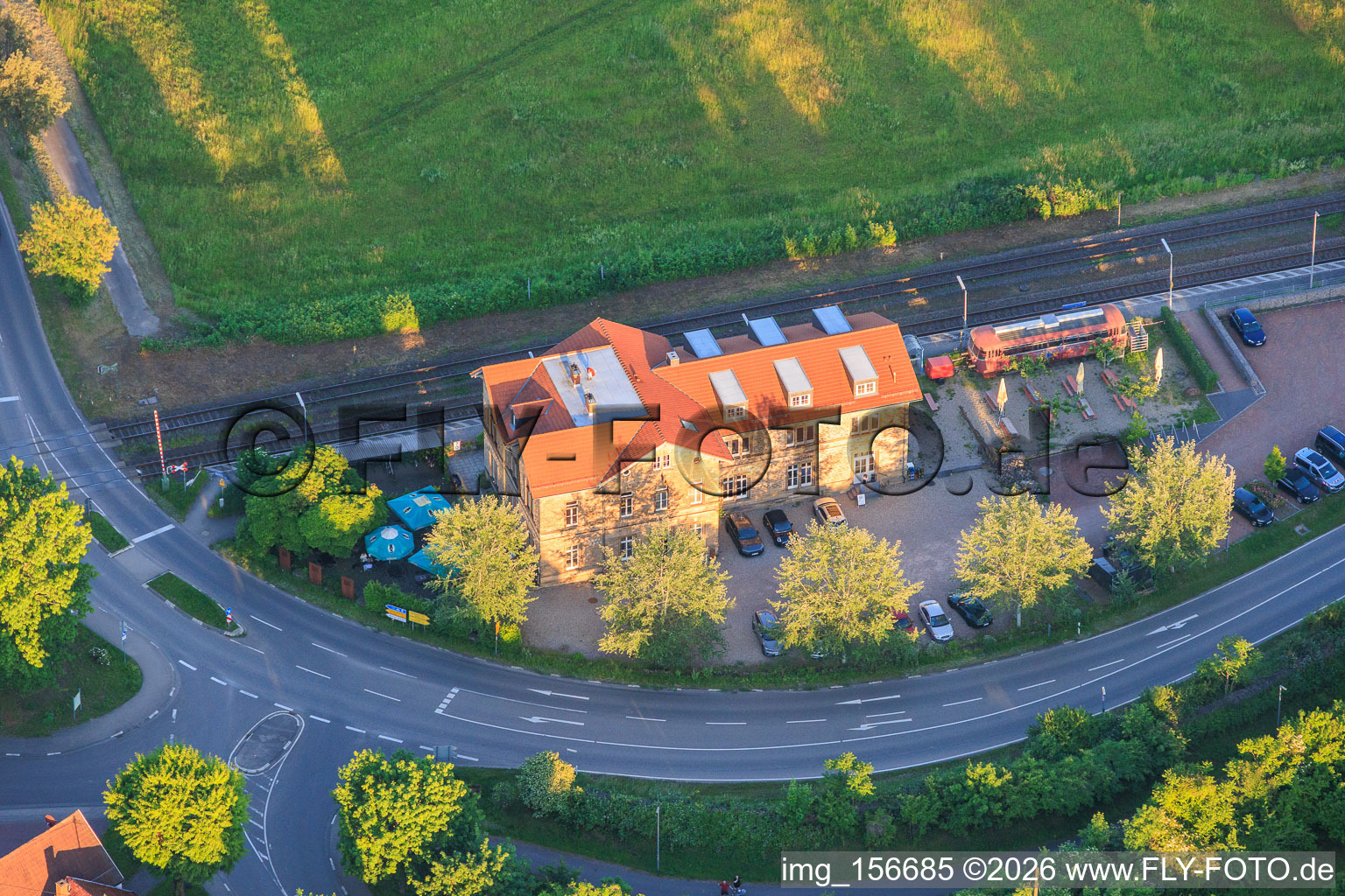 Gare ferroviaire avec hôtel-restaurant à la gare ferroviaire 1894 Rohrbach à Rohrbach dans le département Rhénanie-Palatinat, Allemagne