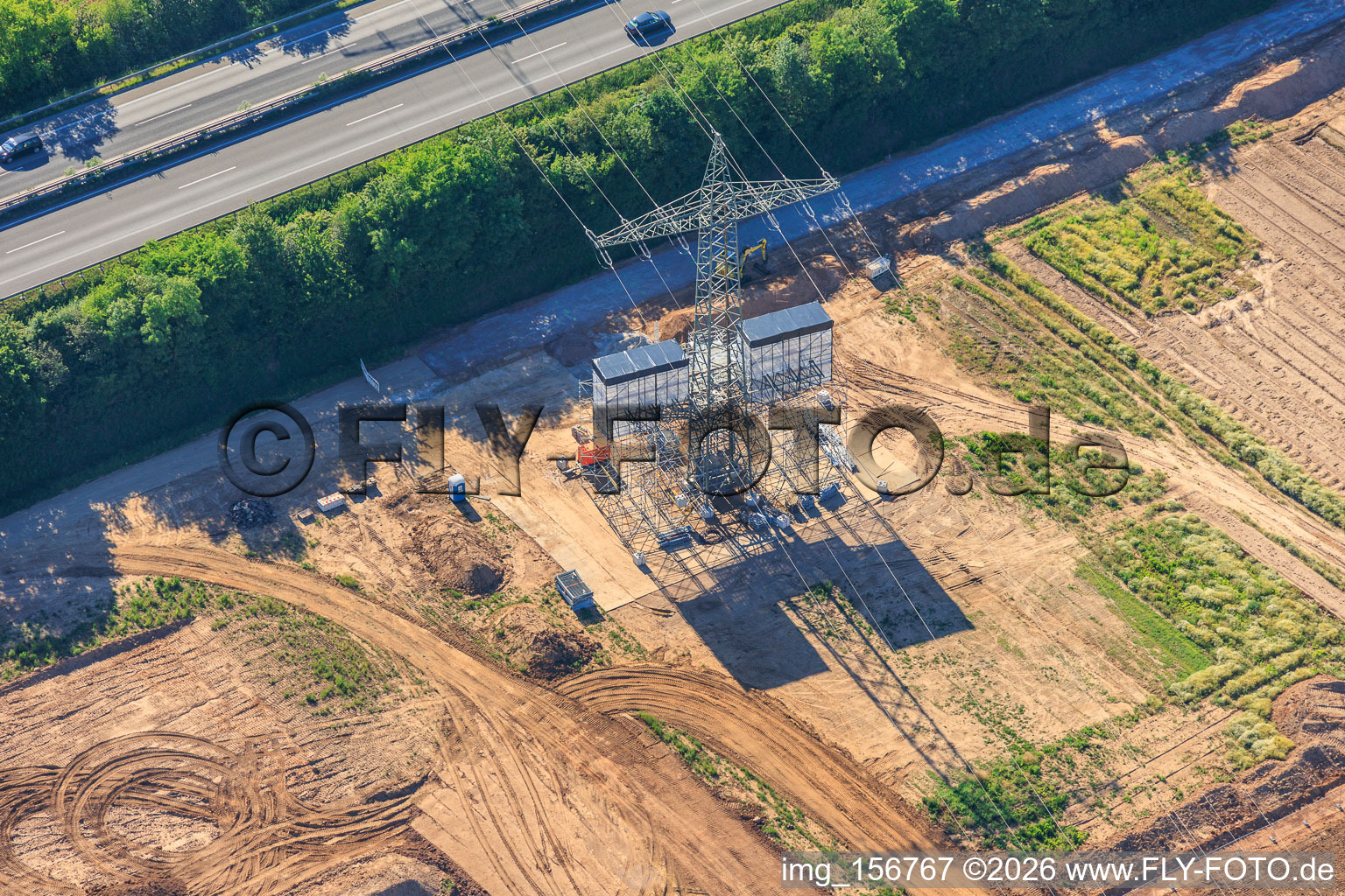 Parc industriel D12 avec chantier de construction d'une centrale géothermique et d'un poste de transformation par Vulcan à Landau in der Pfalz dans le département Rhénanie-Palatinat, Allemagne
