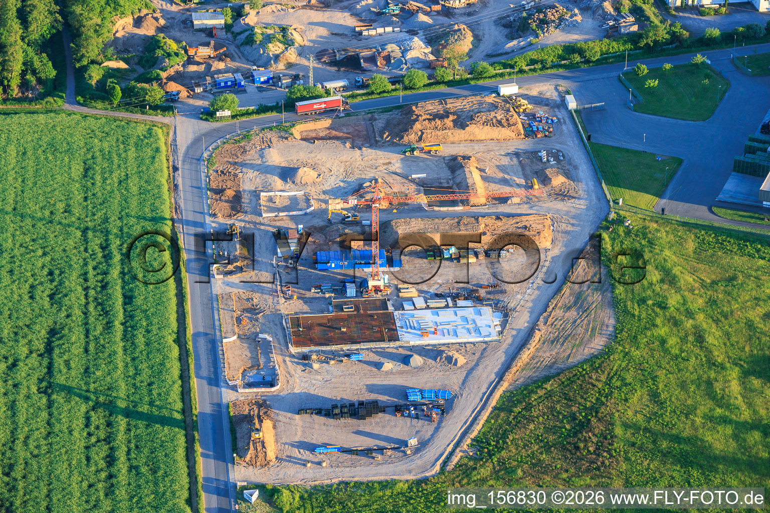 Zone de construction du nouveau campus X2E pour les bâtiments administratifs et de production à Rohrbach dans le département Rhénanie-Palatinat, Allemagne