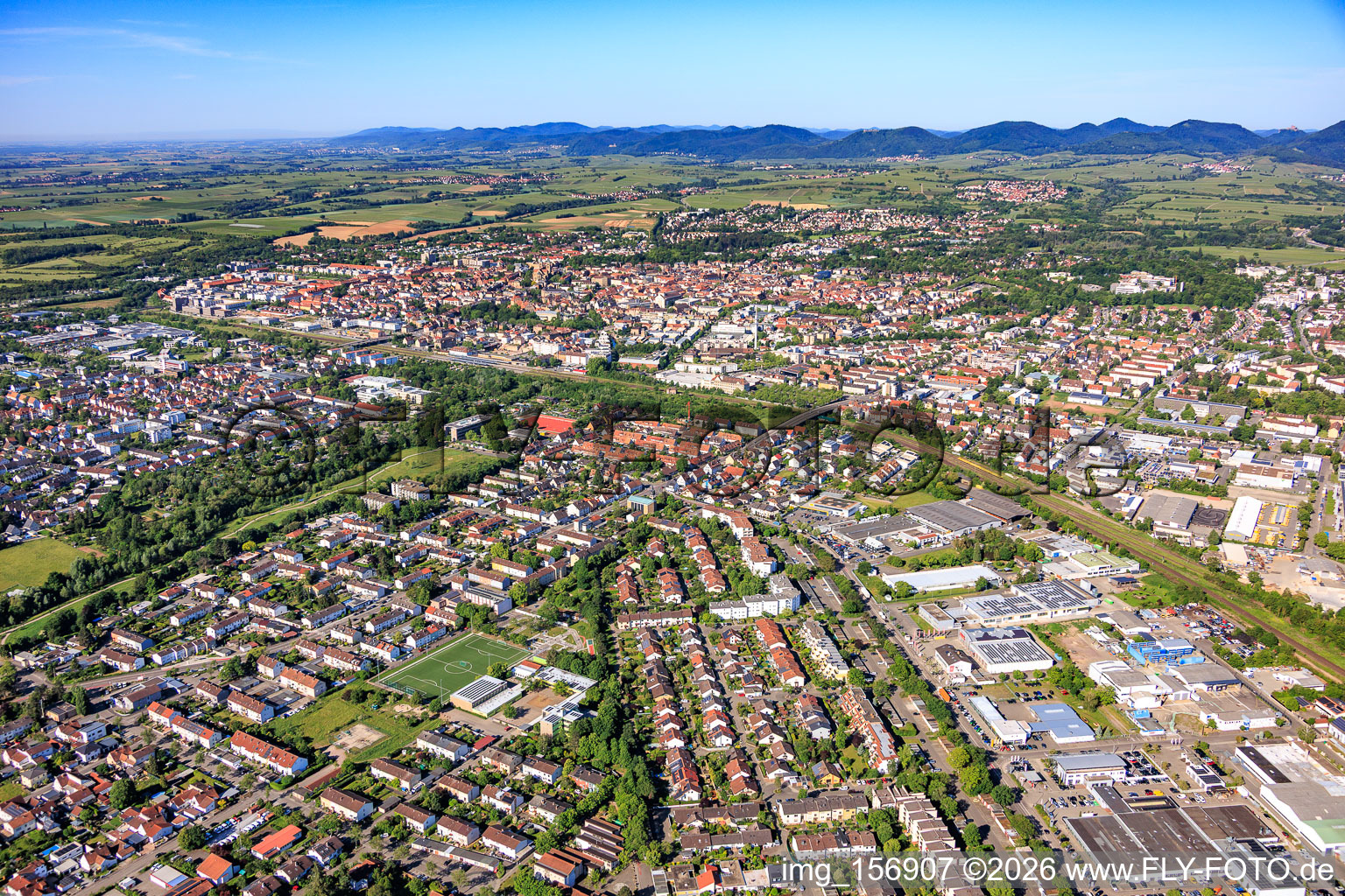 Du nord-est à le quartier Queichheim in Landau in der Pfalz dans le département Rhénanie-Palatinat, Allemagne