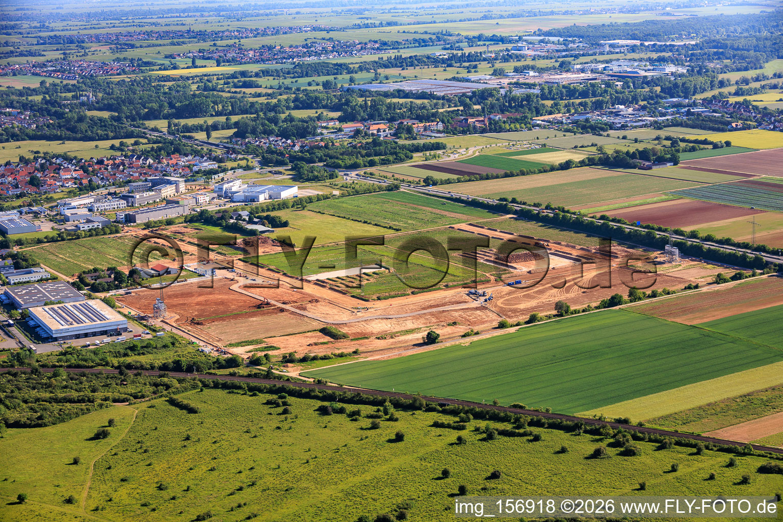 Parc industriel D12 avec chantier de construction d'une centrale géothermique et d'un poste de transformation par Vulcan à Landau in der Pfalz dans le département Rhénanie-Palatinat, Allemagne