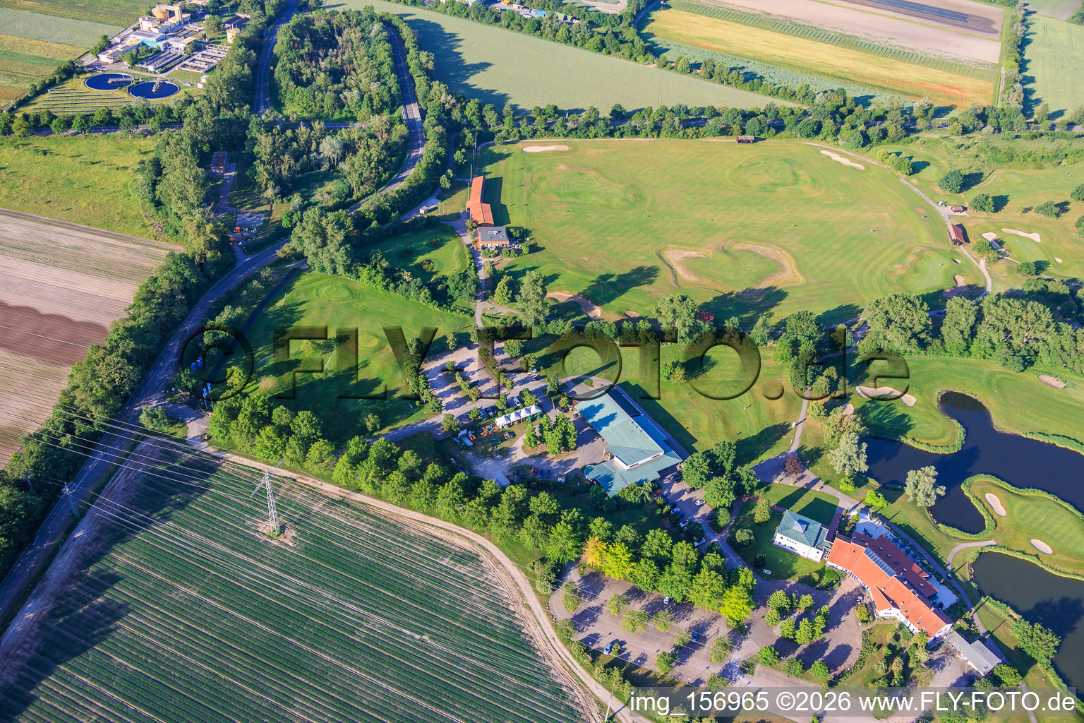 Le golfpark de Kurpfalz, vu du nord-est à Schifferstadt dans le département Rhénanie-Palatinat, Allemagne