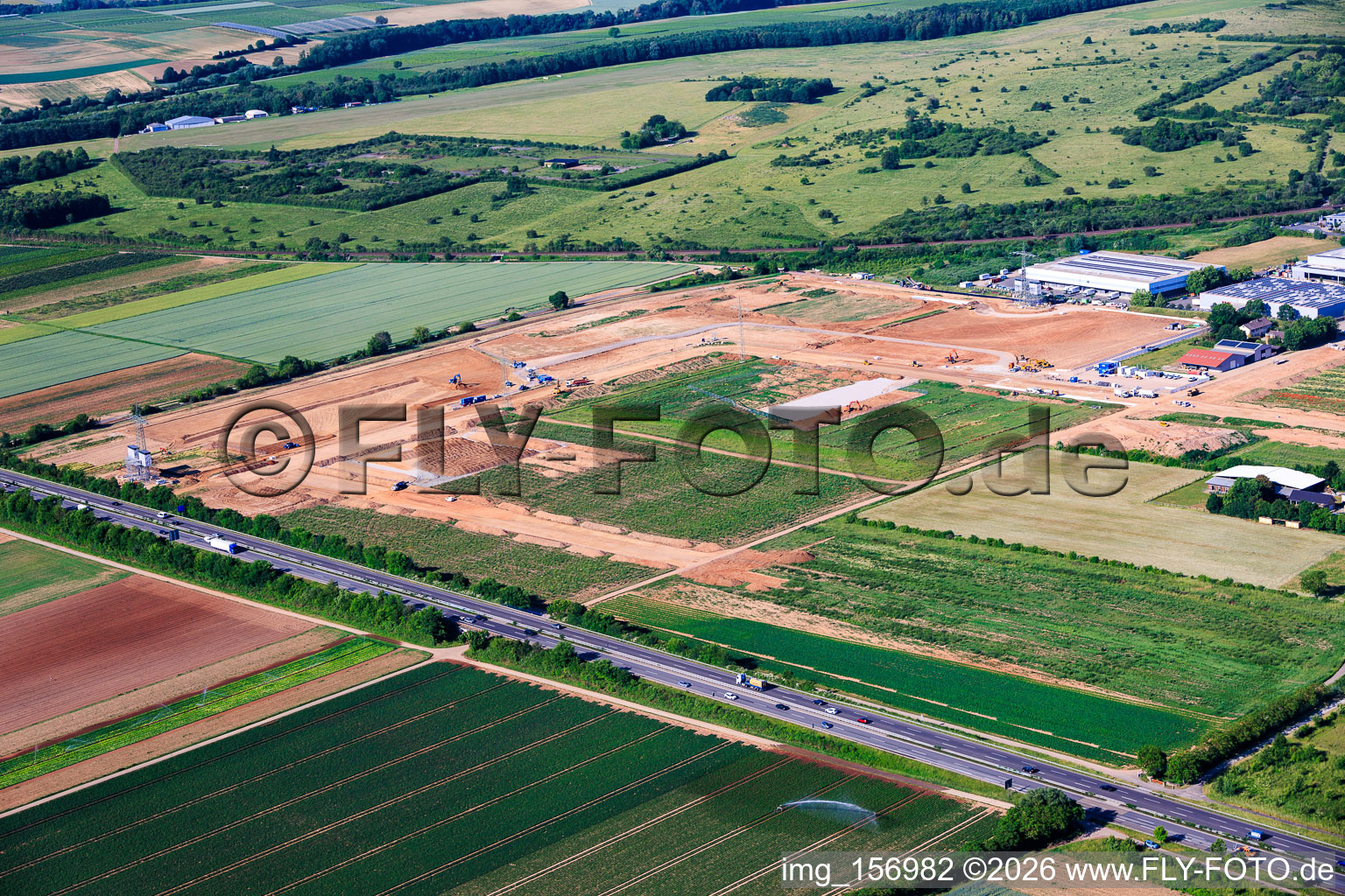 Zone industrielle D12 avec chantier de construction d'une centrale géothermique et d'un poste de transformation de Vulcan, au nord-est à Landau in der Pfalz dans le département Rhénanie-Palatinat, Allemagne