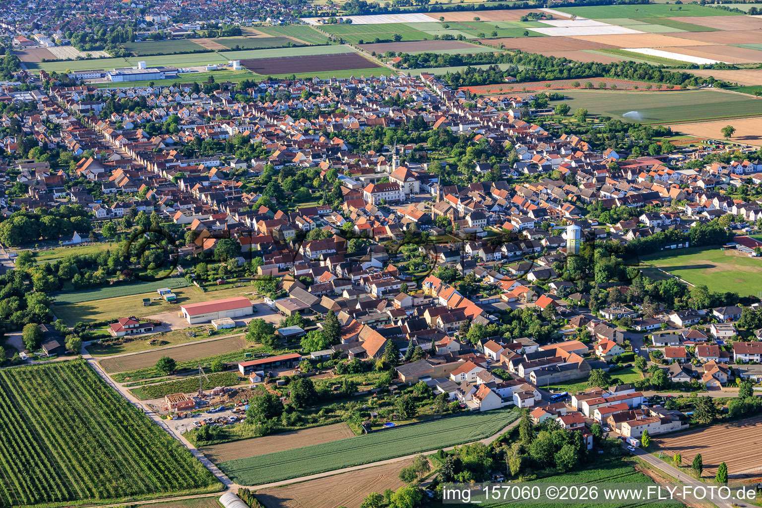 Du nord à le quartier Böhl in Böhl-Iggelheim dans le département Rhénanie-Palatinat, Allemagne