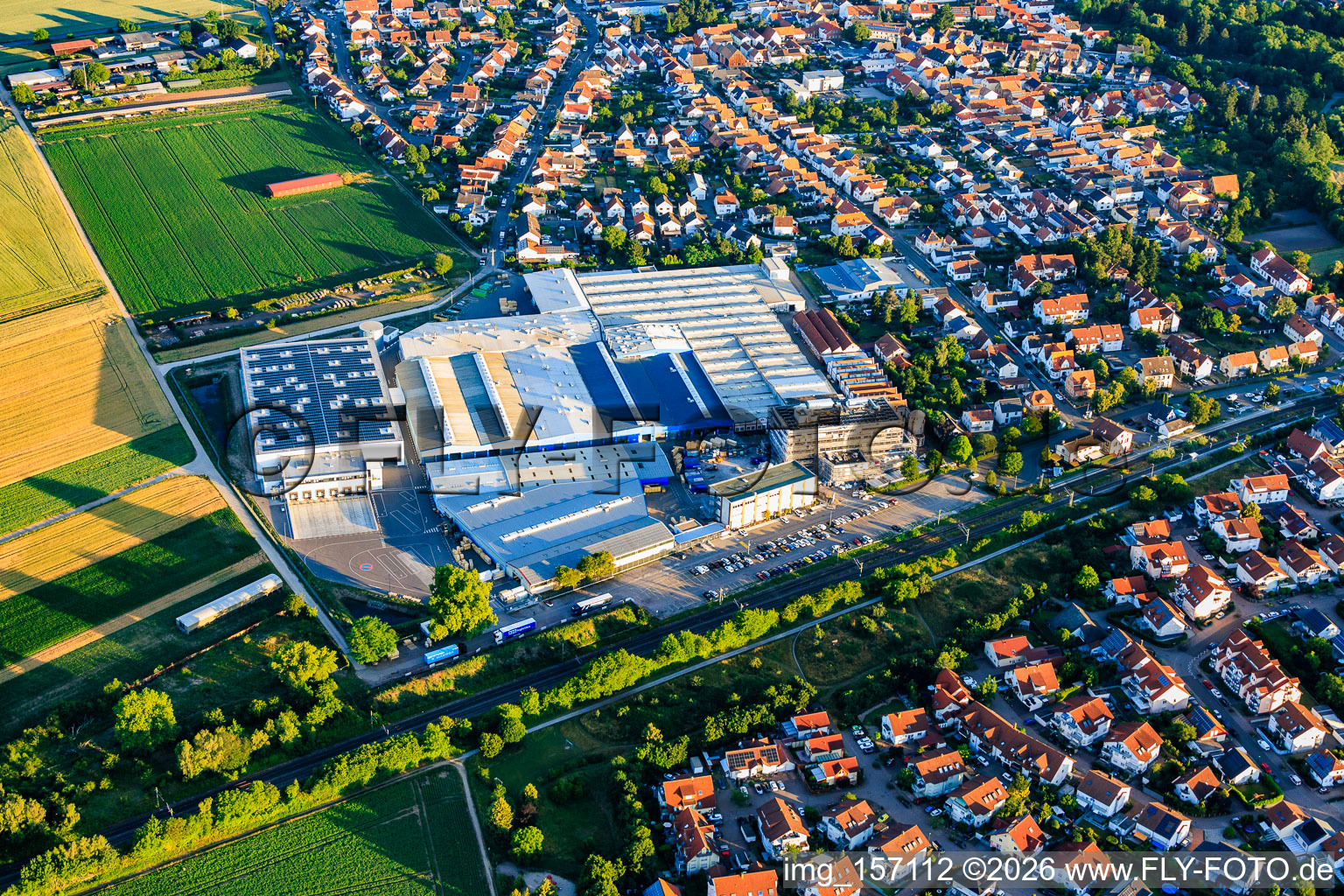 Chantier de construction du nouveau bâtiment administratif de Kardex Remstar à Bellheim dans le département Rhénanie-Palatinat, Allemagne