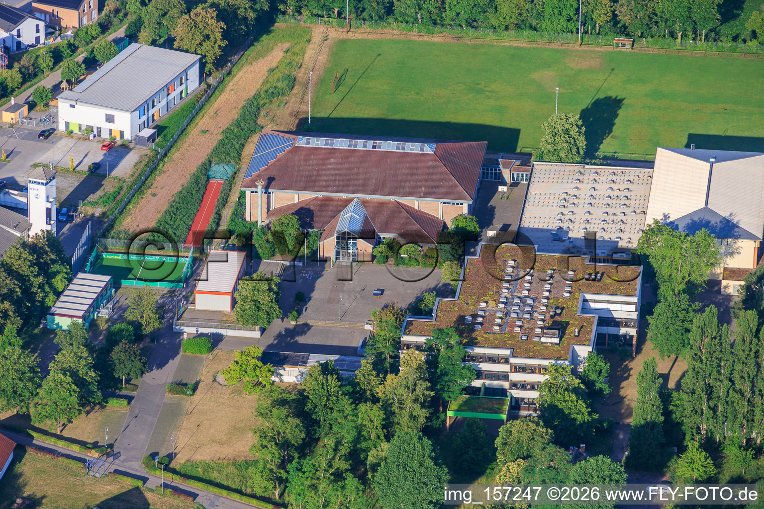 Salle Wahagnies de la Peter-Gärtner-Realschule plus à le quartier Iggelheim in Böhl-Iggelheim dans le département Rhénanie-Palatinat, Allemagne