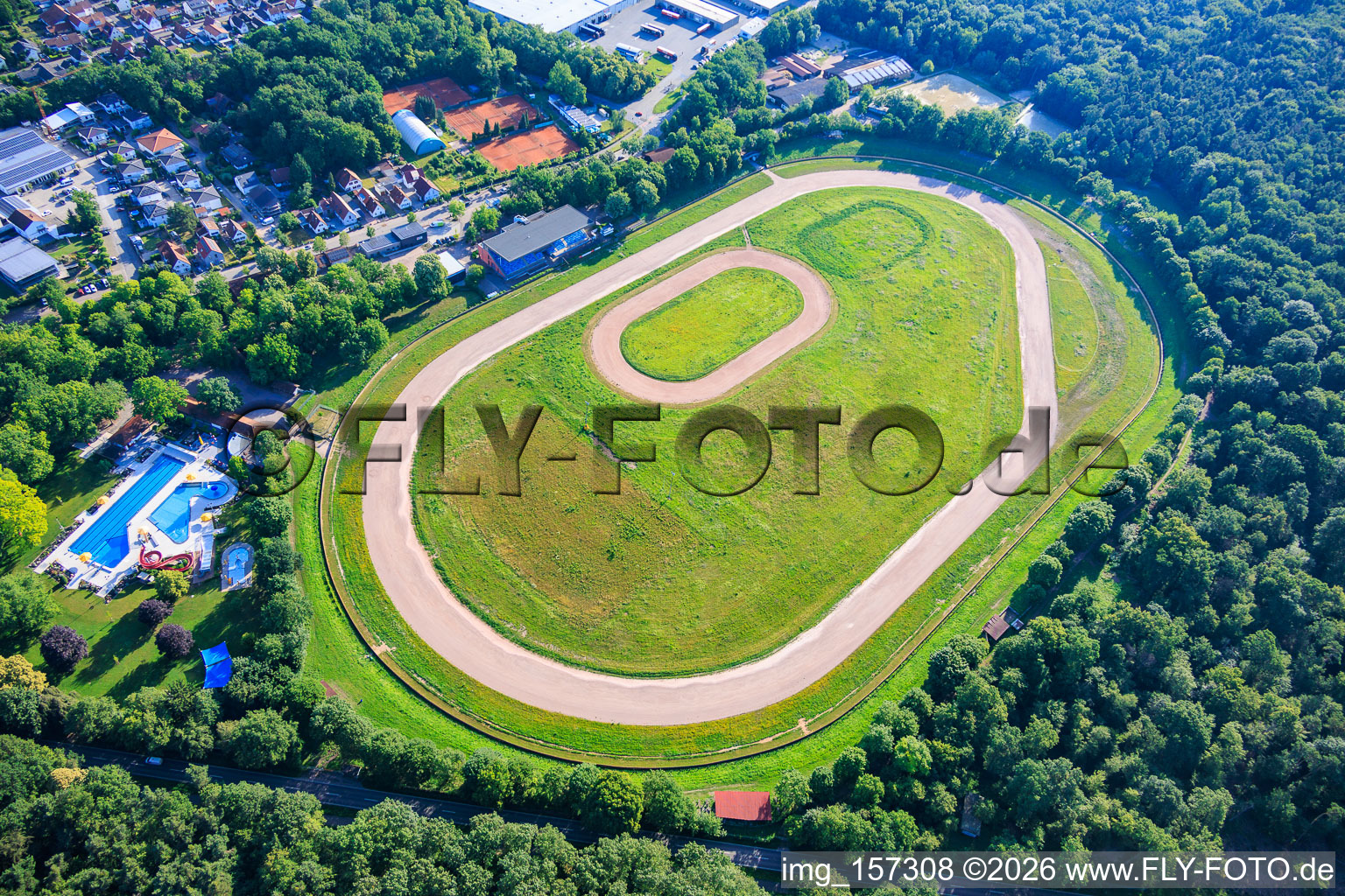 Courses sur piste de sable à Herxheim à Herxheim bei Landau dans le département Rhénanie-Palatinat, Allemagne